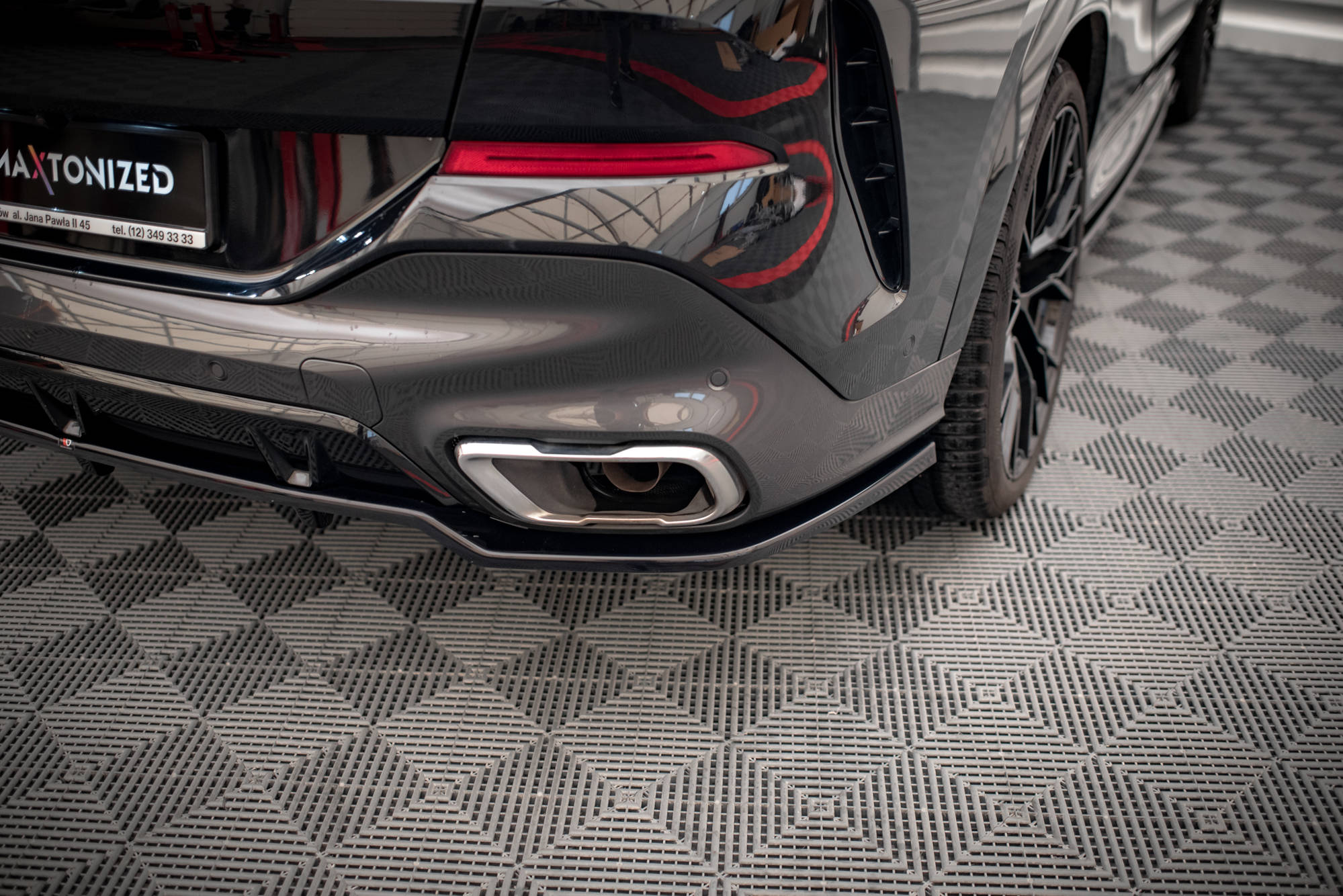Street+ Mittlerer Diffusor RACE Heck Ansatz V.2 passend für BMW X6 M-Paket G06 schwarz Hochglanz