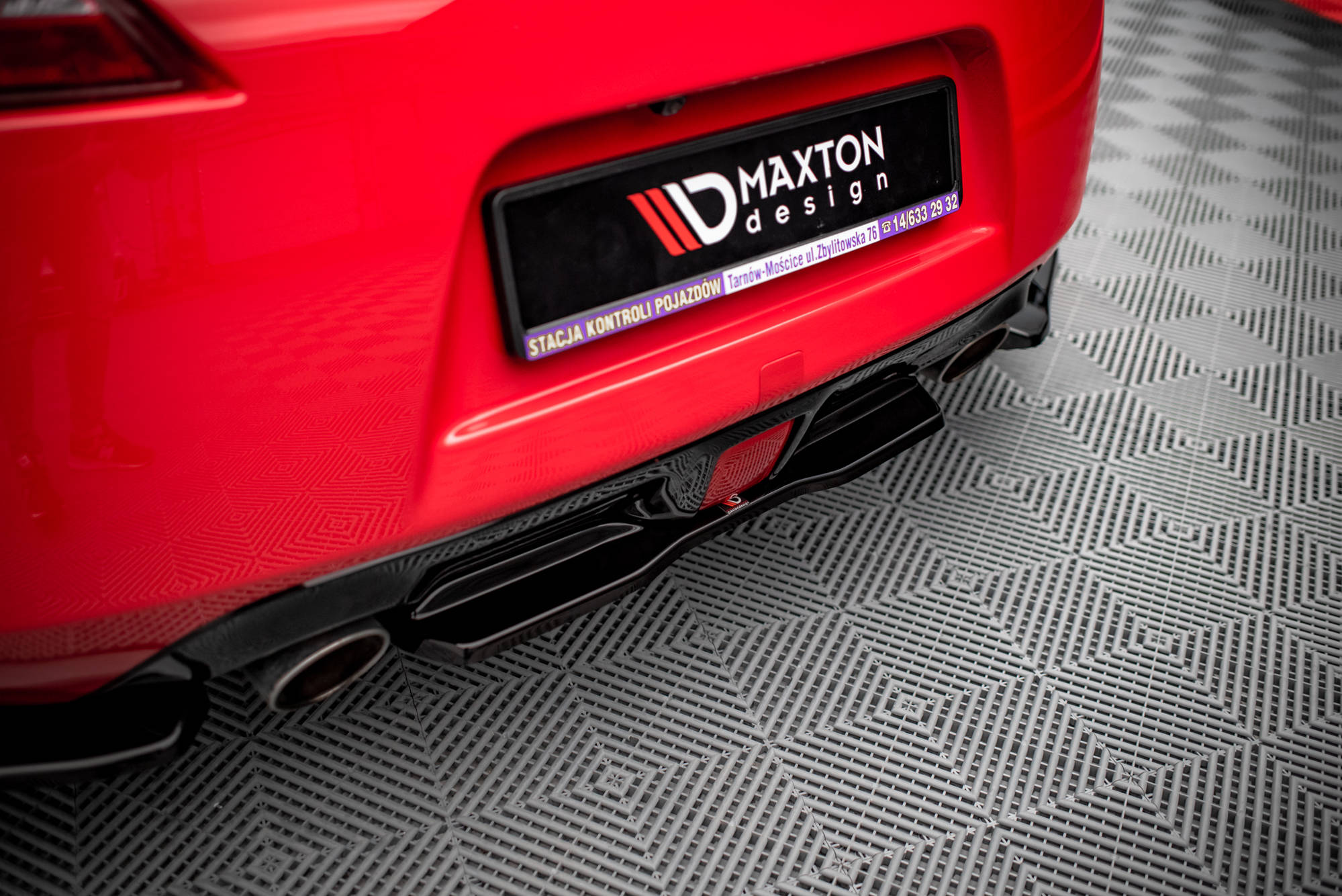 Street+ Mittlerer Diffusor Heck Ansatz V.2 passend für Nissan 370Z schwarz Hochglanz