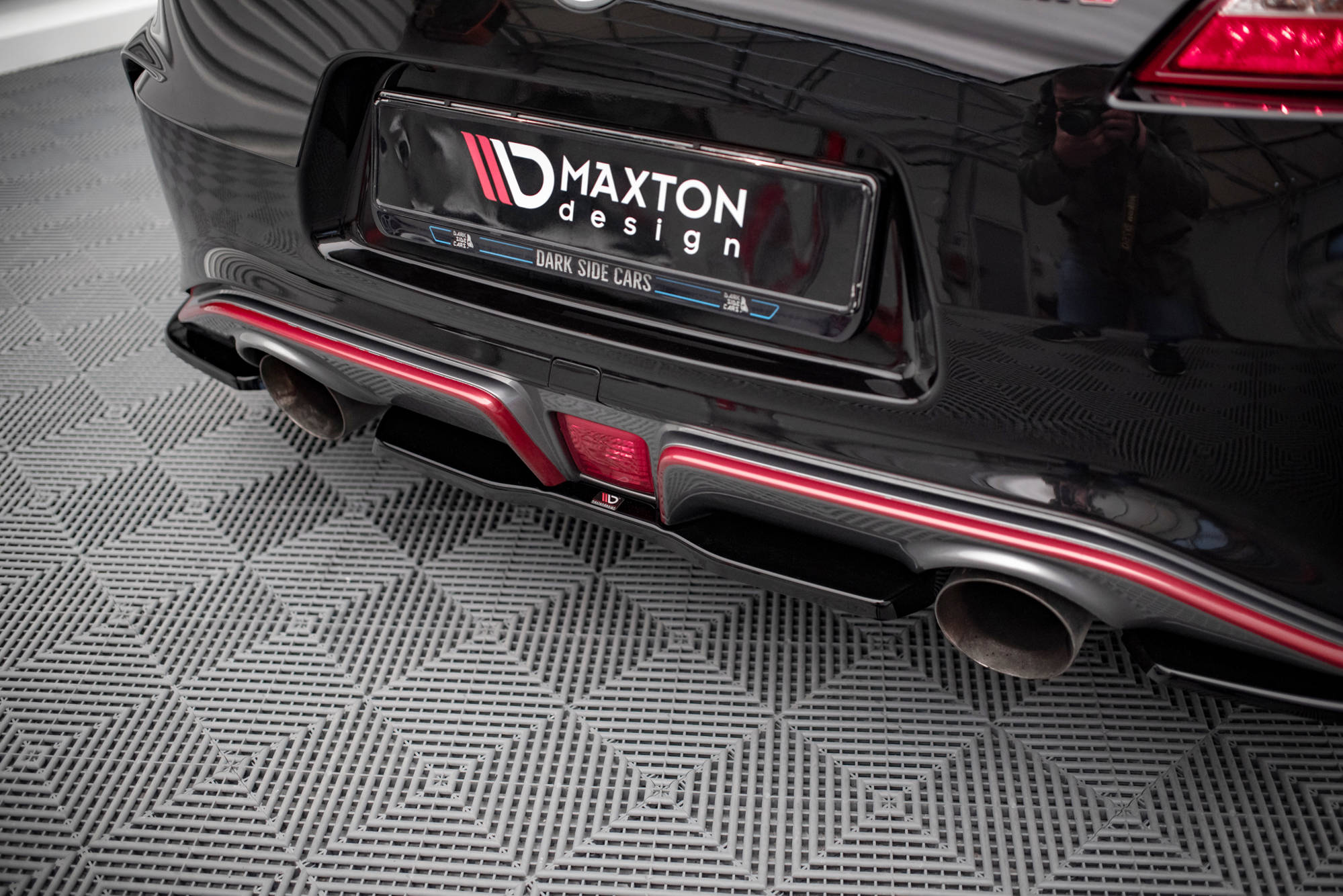Street+ Mittlerer Diffusor Heck Ansatz passend für Nissan 370Z Nismo FL schwarz Hochglanz