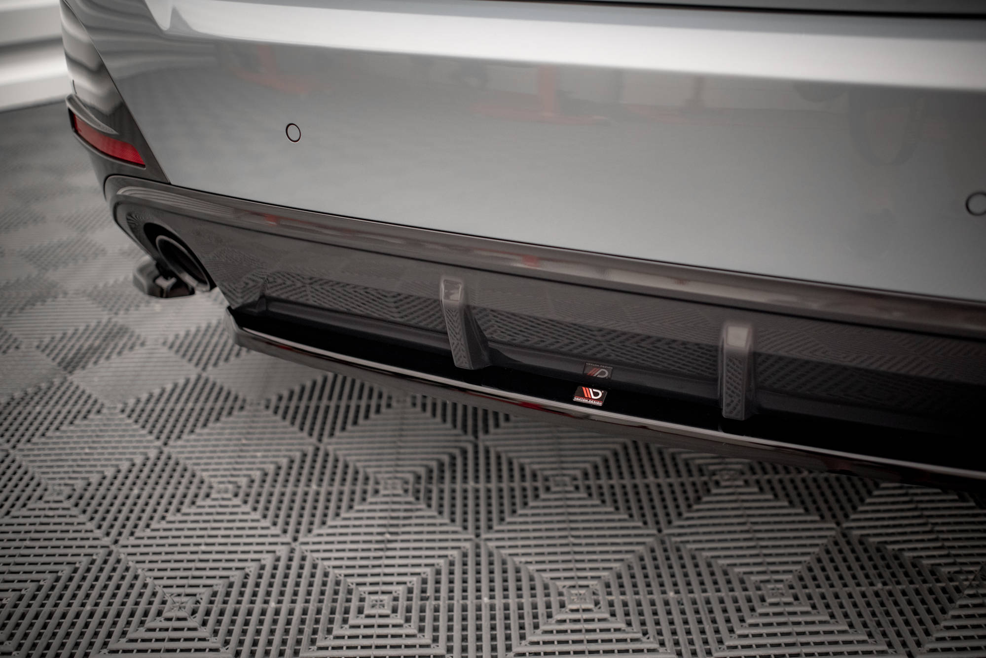 Street+ Mittlerer Diffusor Heck Ansatz passend für BMW 4er Gran Coupe M-Paket G26 schwarz Hochglanz
