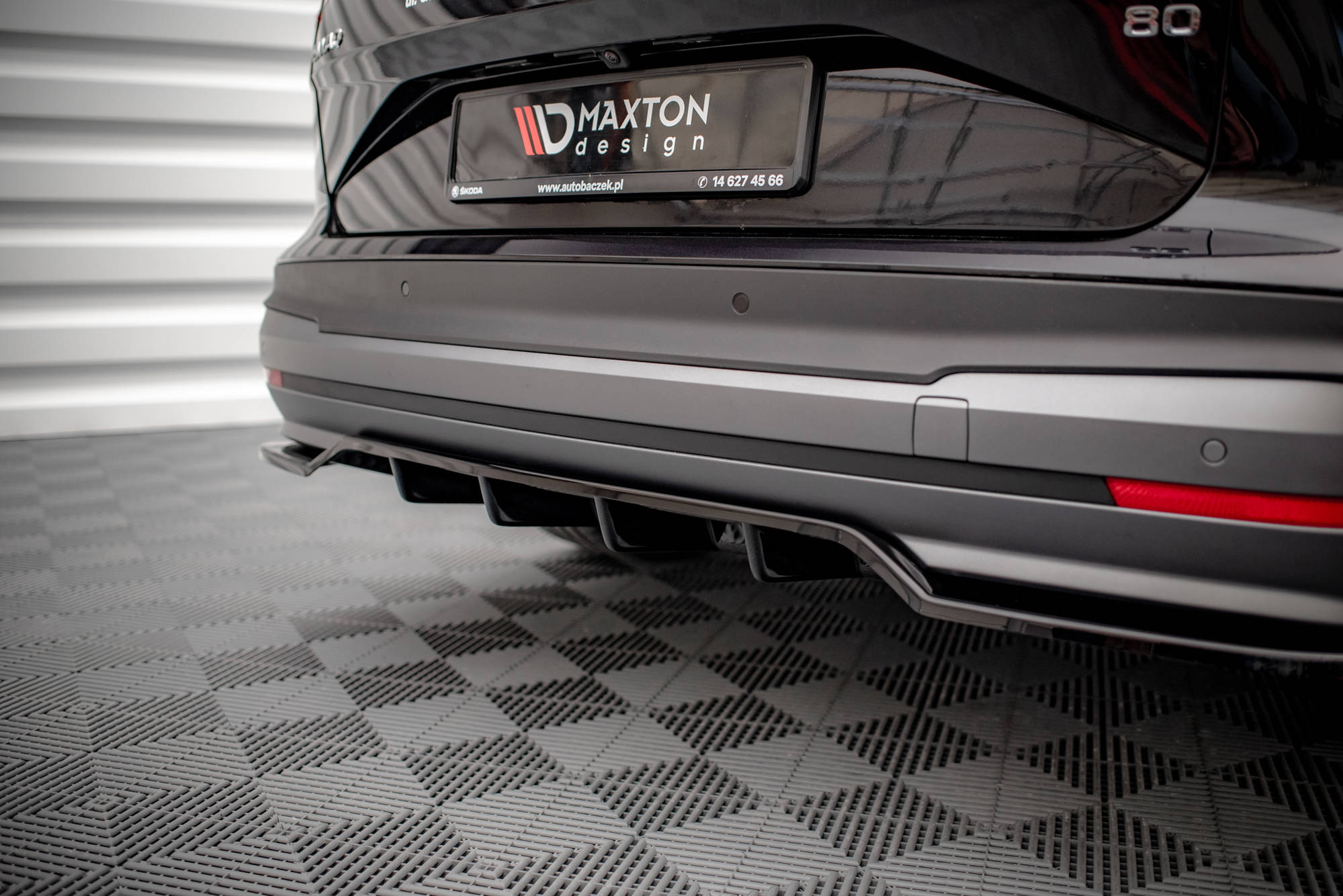 Street+ Mittlerer Diffusor RACE Heck Ansatz passend für Skoda Enyaq iV schwarz Hochglanz