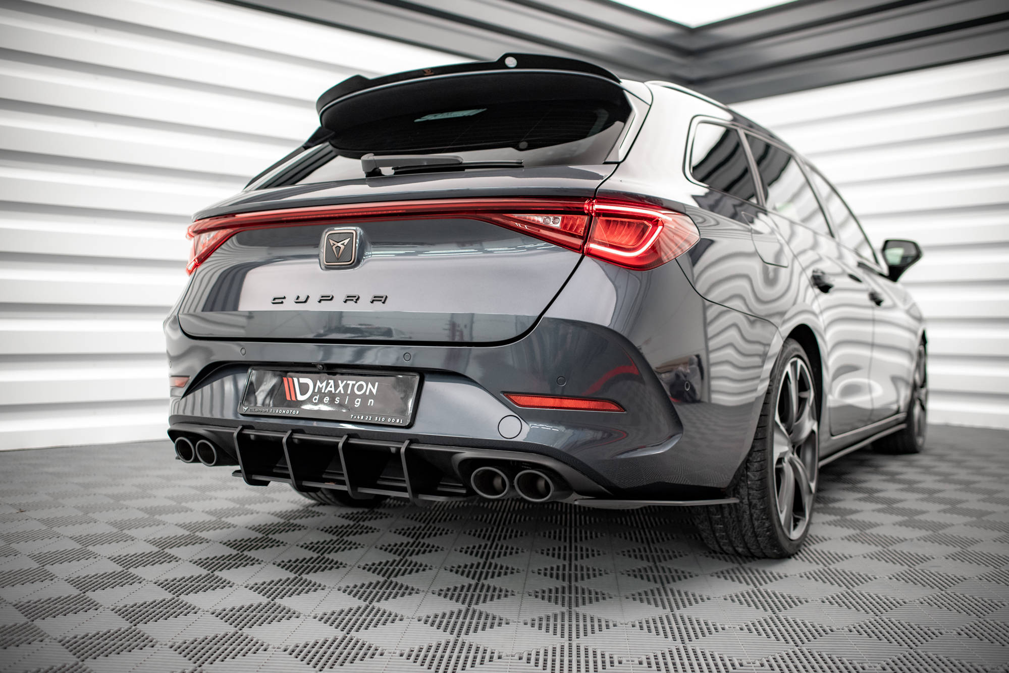 Heckansatz Diffusor passend für CUPRA Leon ST Mk1 FL roter Kern