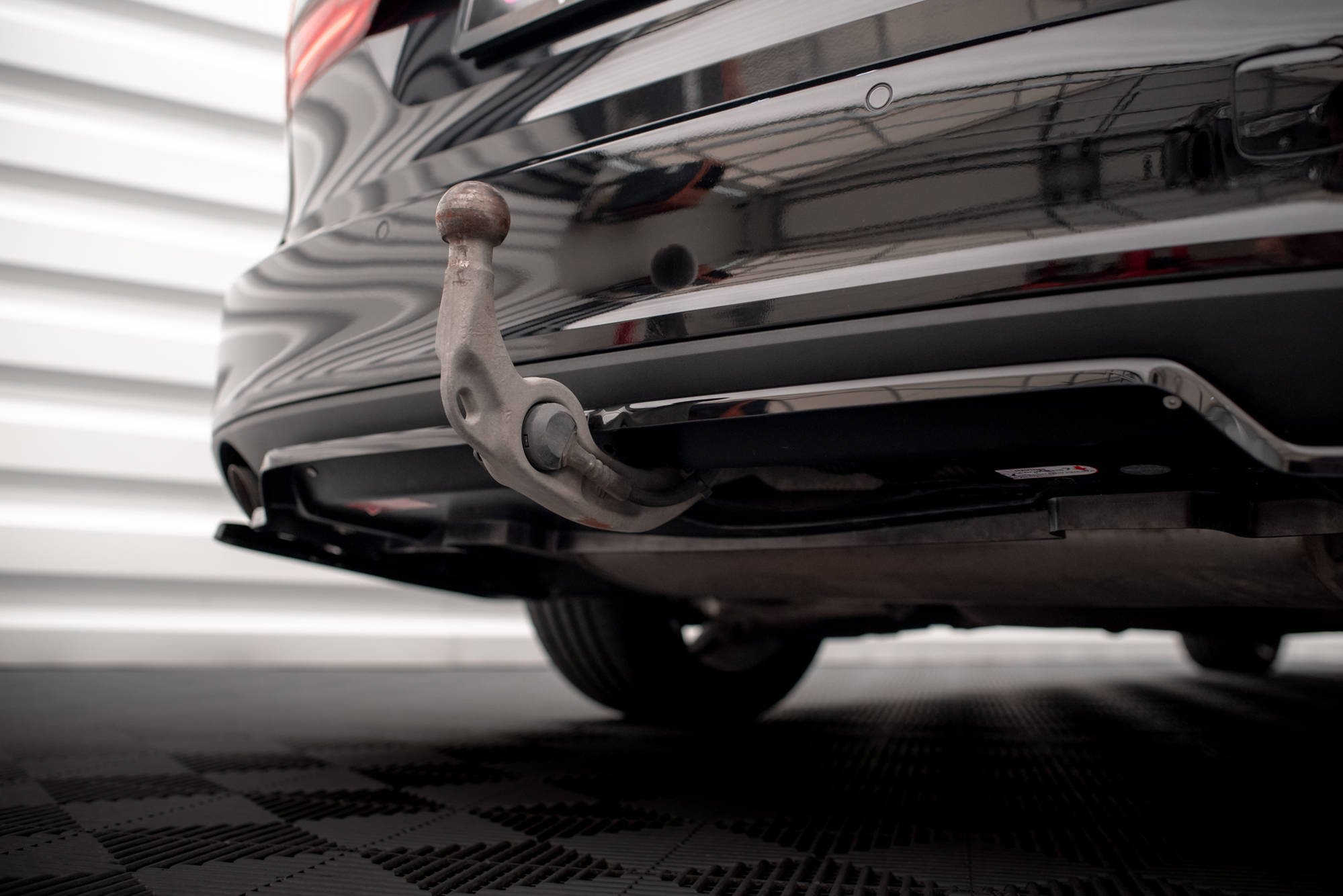 Street+ Mittlerer Diffusor RACE Heck Ansatz V.2 passend für Volvo V90 Mk2 schwarz Hochglanz