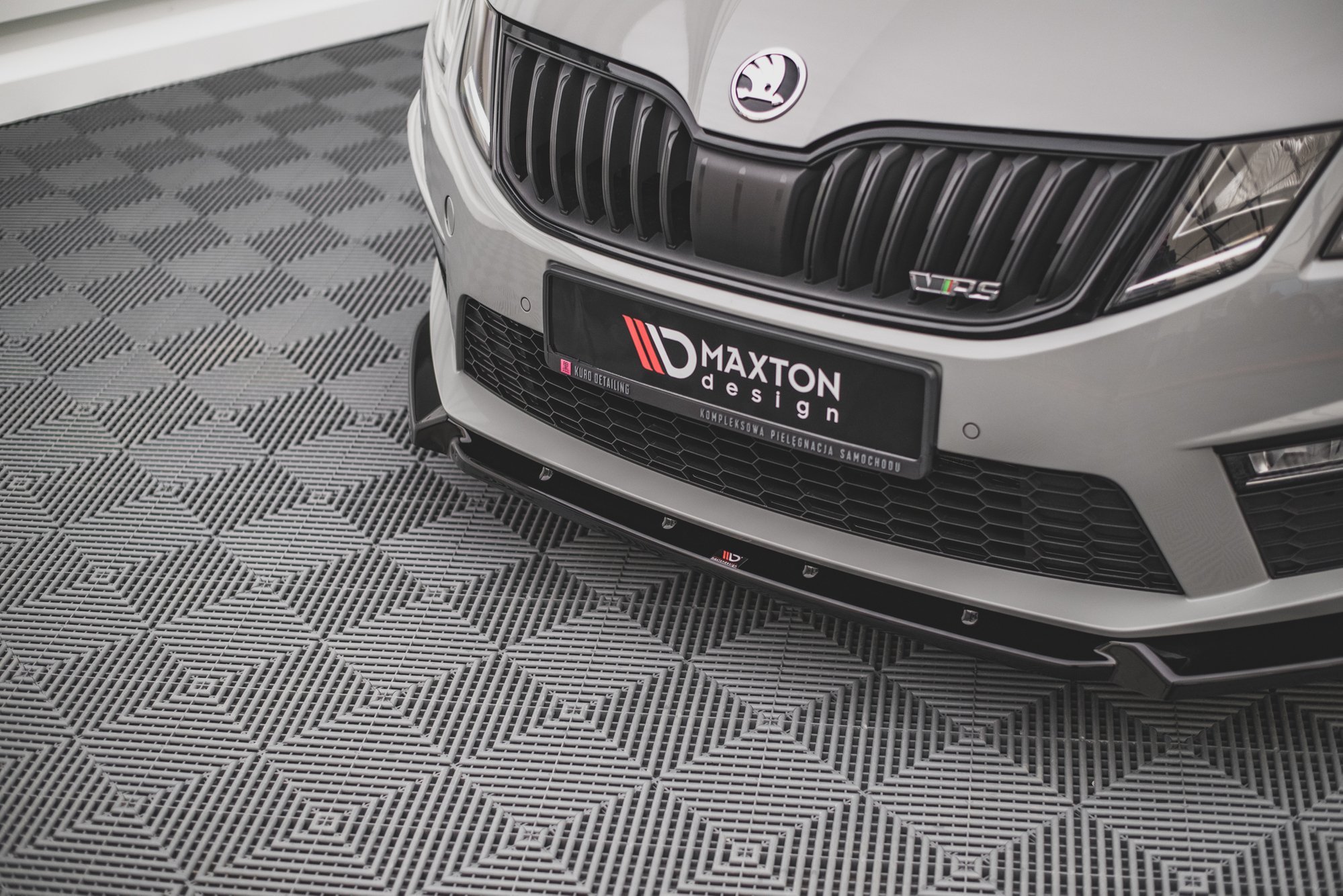 Street+ Spoilerlippe Front Ansatz V.2 passend für Skoda Octavia RS Mk3 FL schwarz Hochglanz