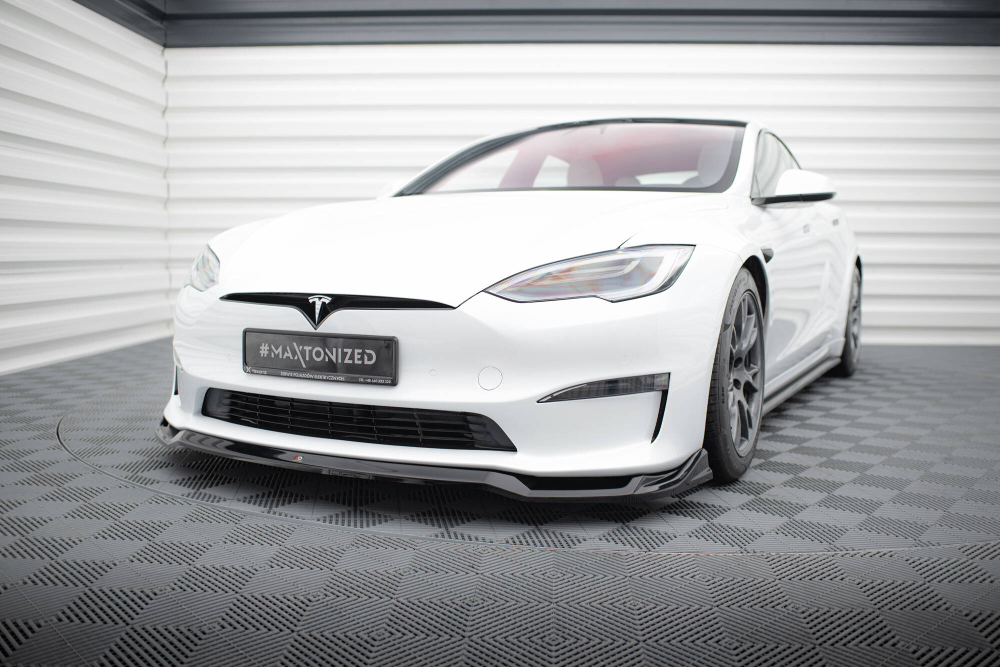Frontlippe V.2 passend für Tesla Model S Plaid Mk1 FL schwarz Hochglanz