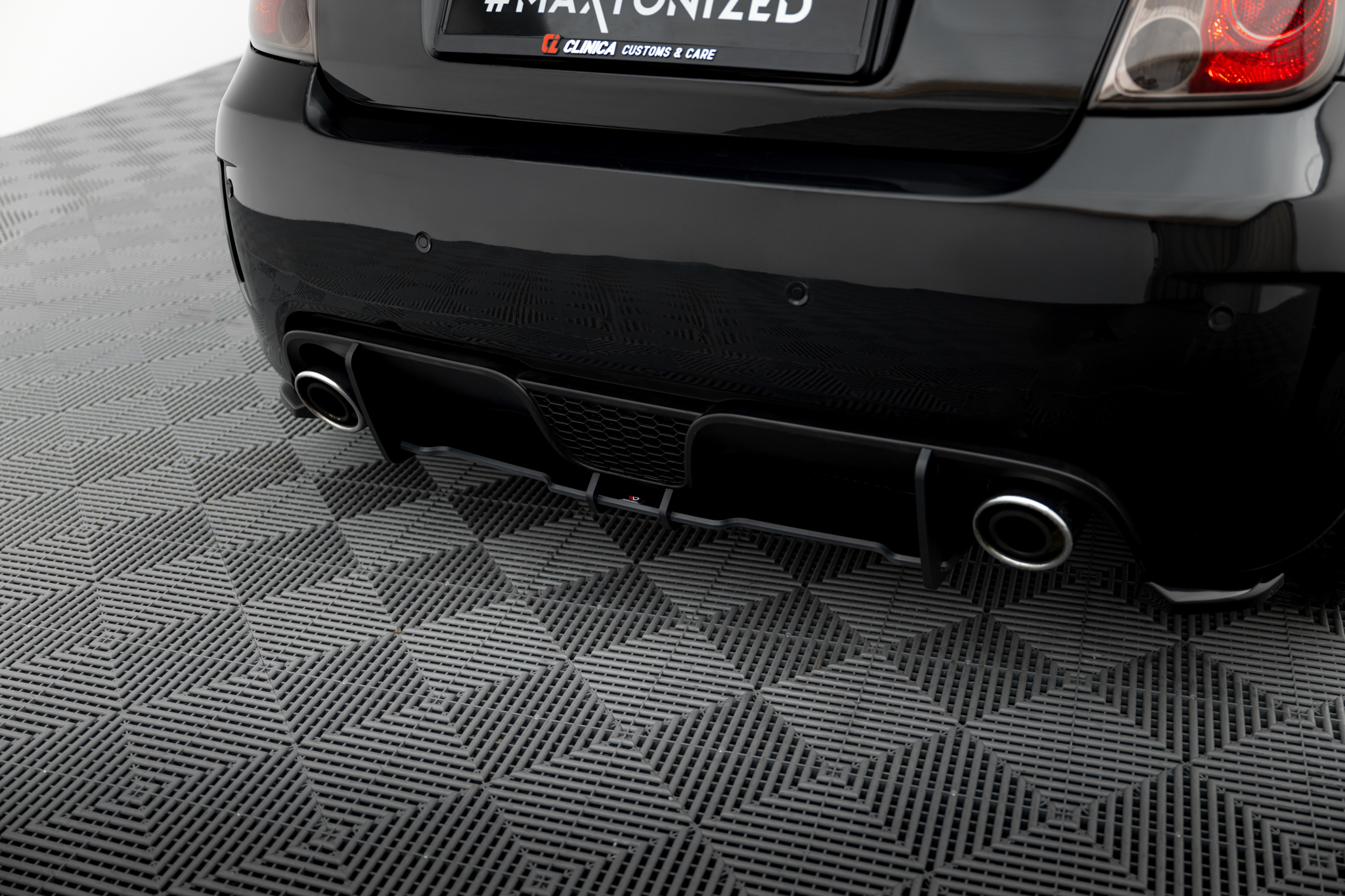 Heckansatz Diffusor passend für ABARTH 500 Mk1 schwarz-rot