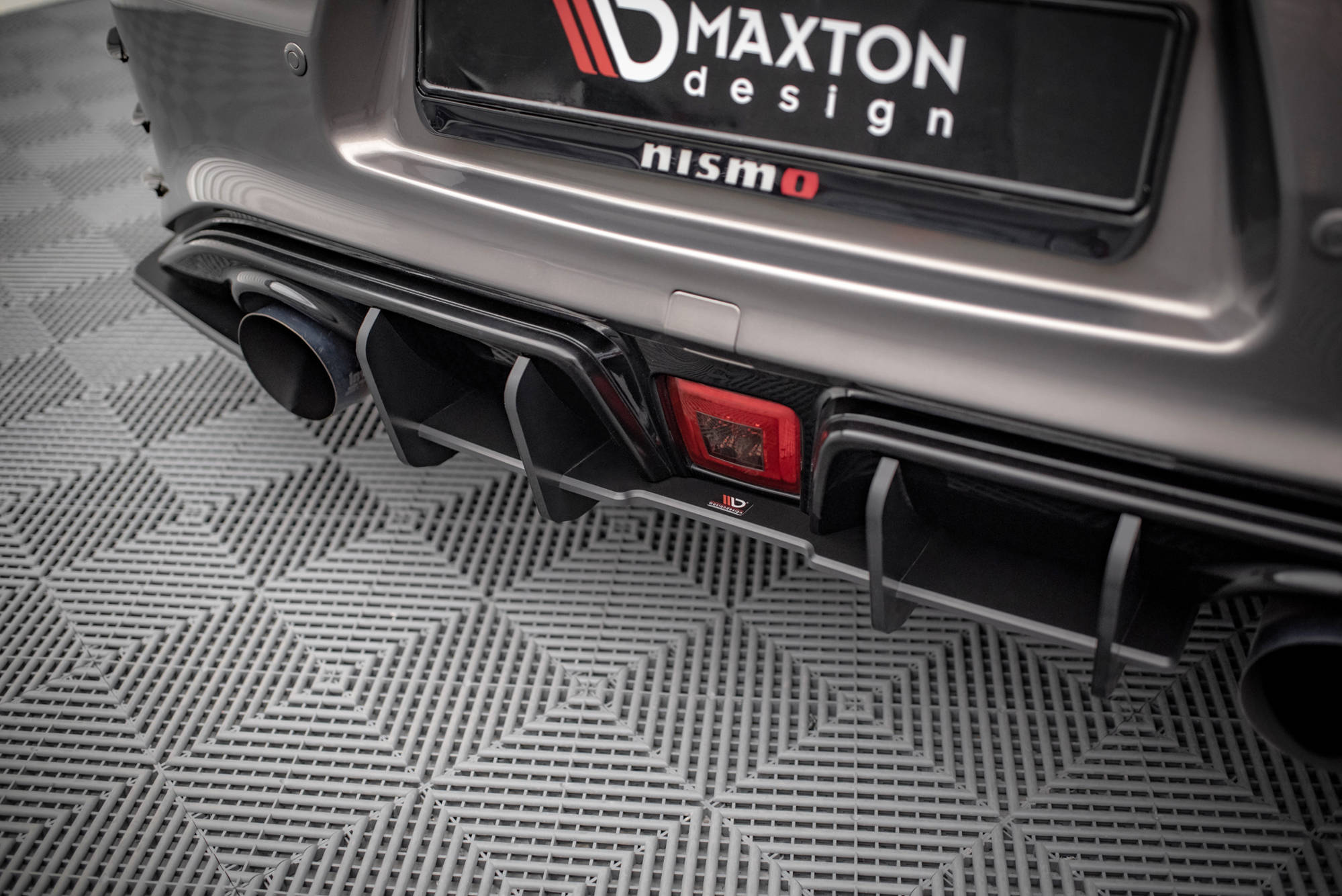 Street Pro Heckschürze Heck Ansatz Diffusor passend für Nissan 370Z Nismo FL rot