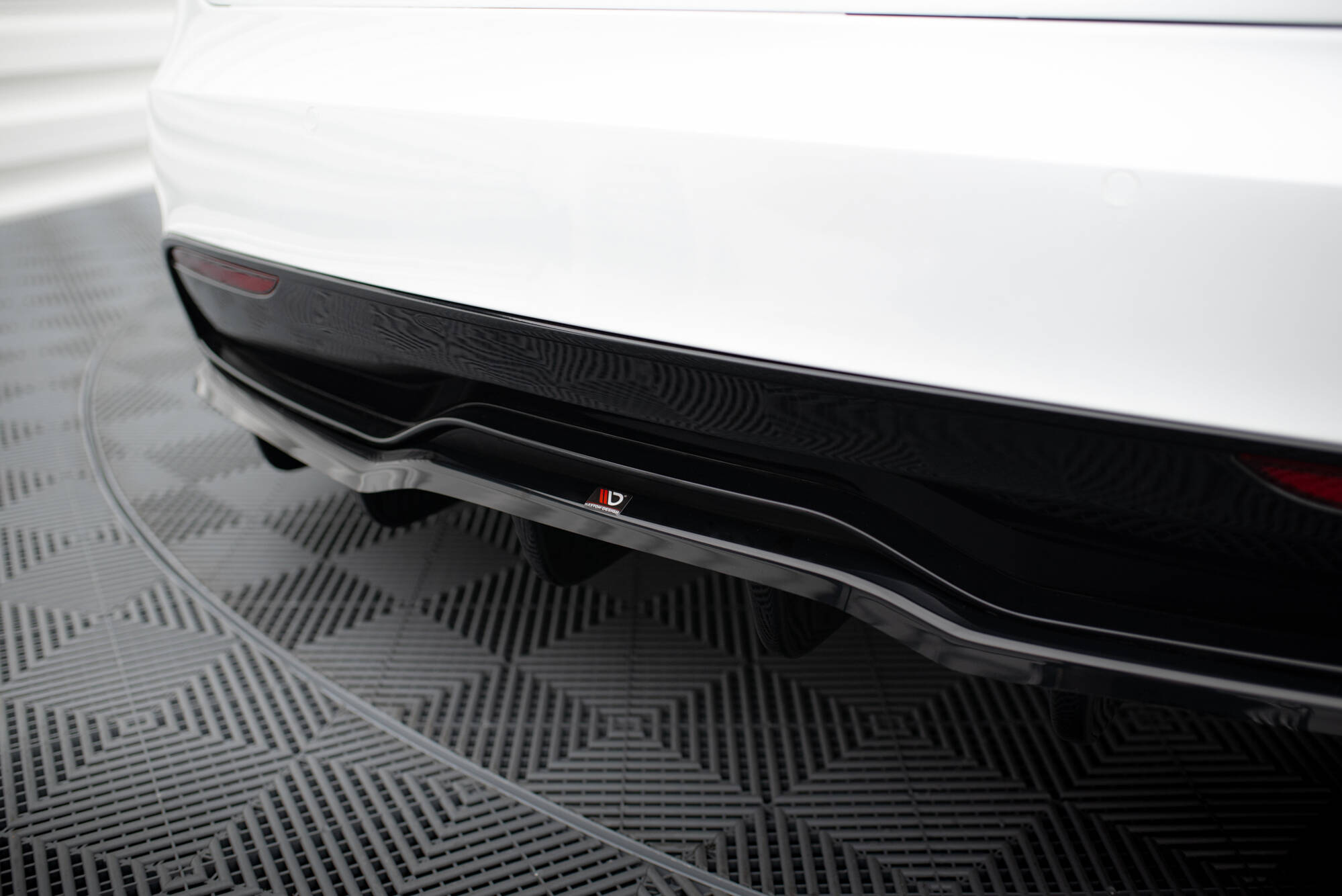 Diffusor Heckansatz V.2 passend für Tesla Model S Plaid Mk1 FL schwarz Hochglanz