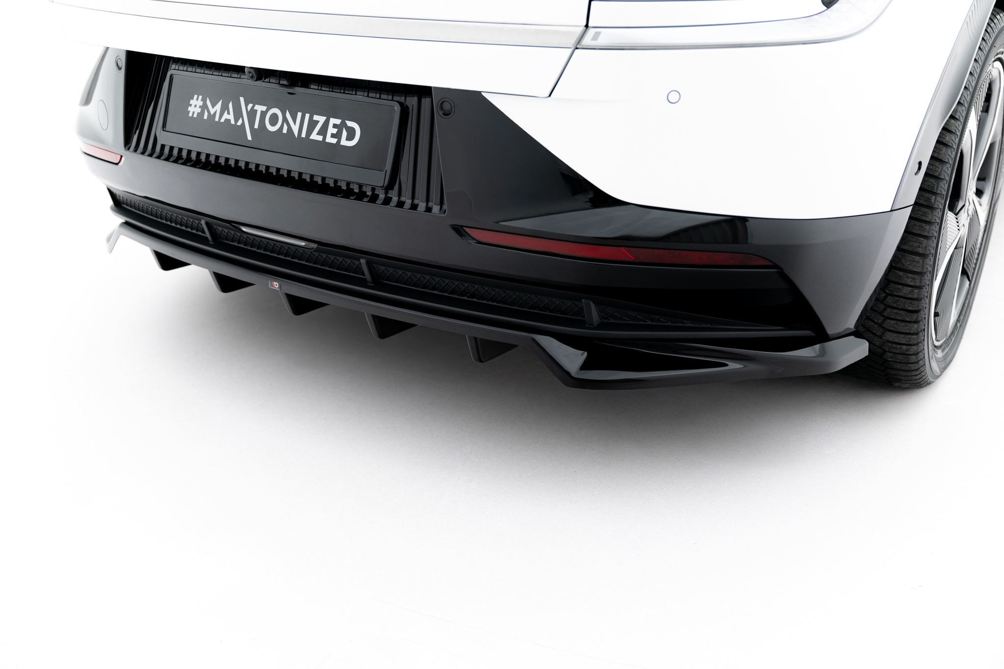 Street+ Mittlerer Diffusor RACE Heck Ansatz passend für Kia EV6 Mk1 schwarz Hochglanz