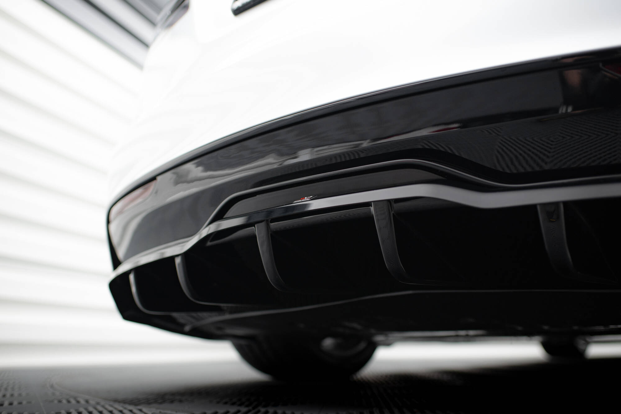 Diffusor Heckansatz V.2 passend für Tesla Model S Plaid Mk1 FL schwarz Hochglanz