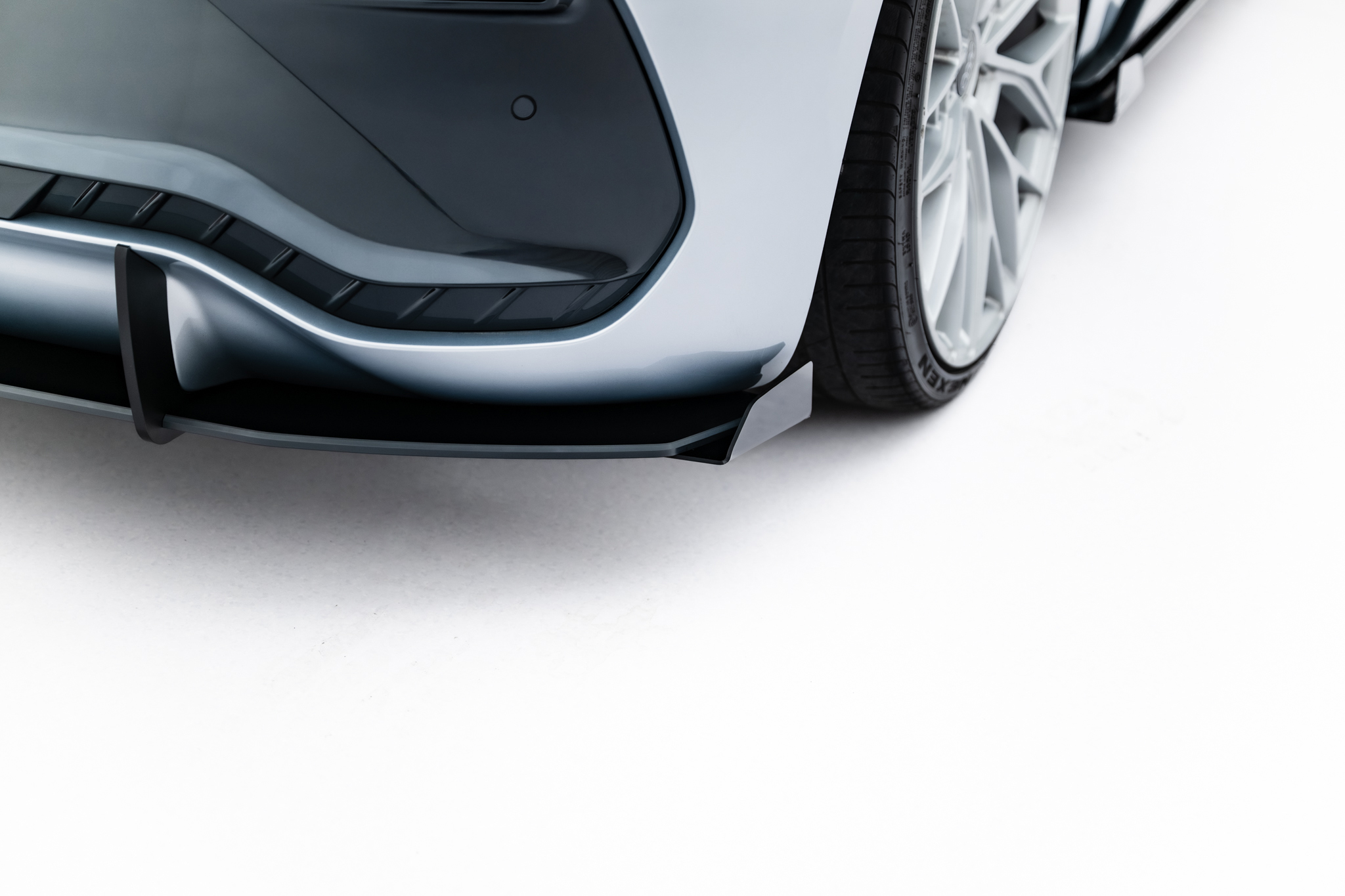 Diffusor Flaps passend für CUPRA Born Mk1 schwarz Hochglanz