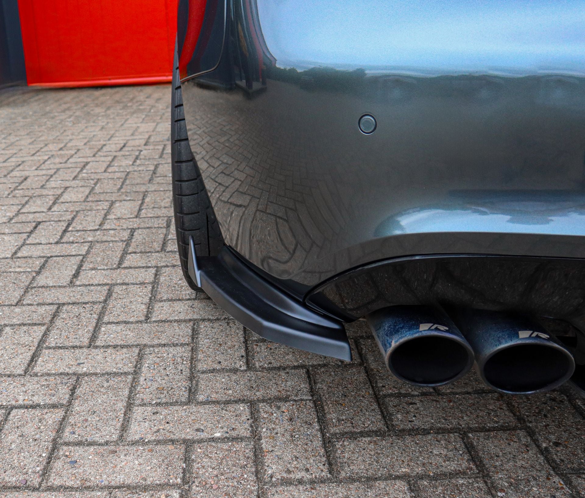 Heckansatz Seitenteile aus ABS mit Wings für Audi A5 B8 nur für Cabrio / Coupe Schwarz Glanz