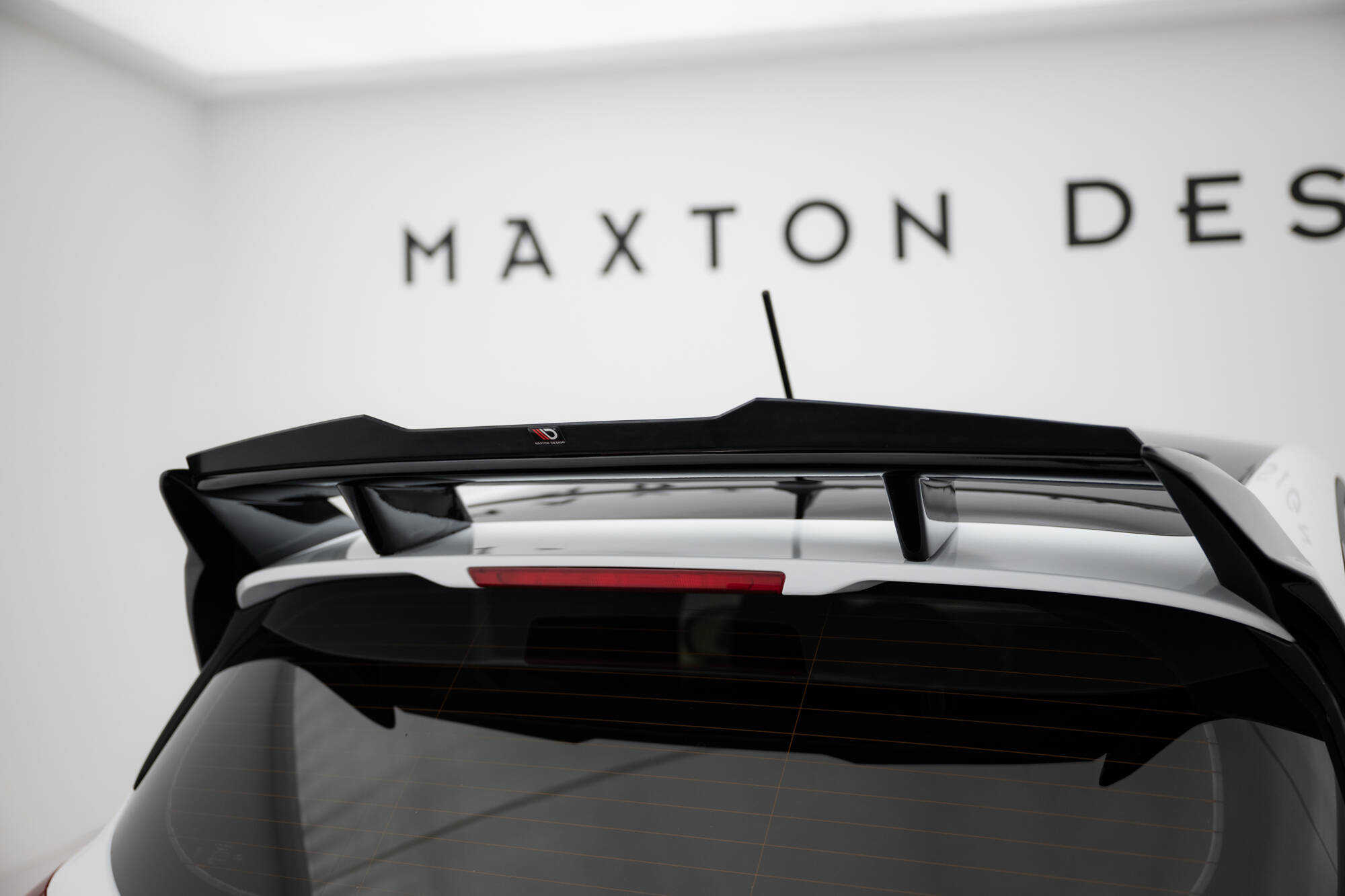 Heck Spoiler Aufsatz Abrisskante passend für Ford Fiesta Standard / ST / ST-Line Mk8 passend für FO-FI-8-FH1FP schwarz Hochglanz