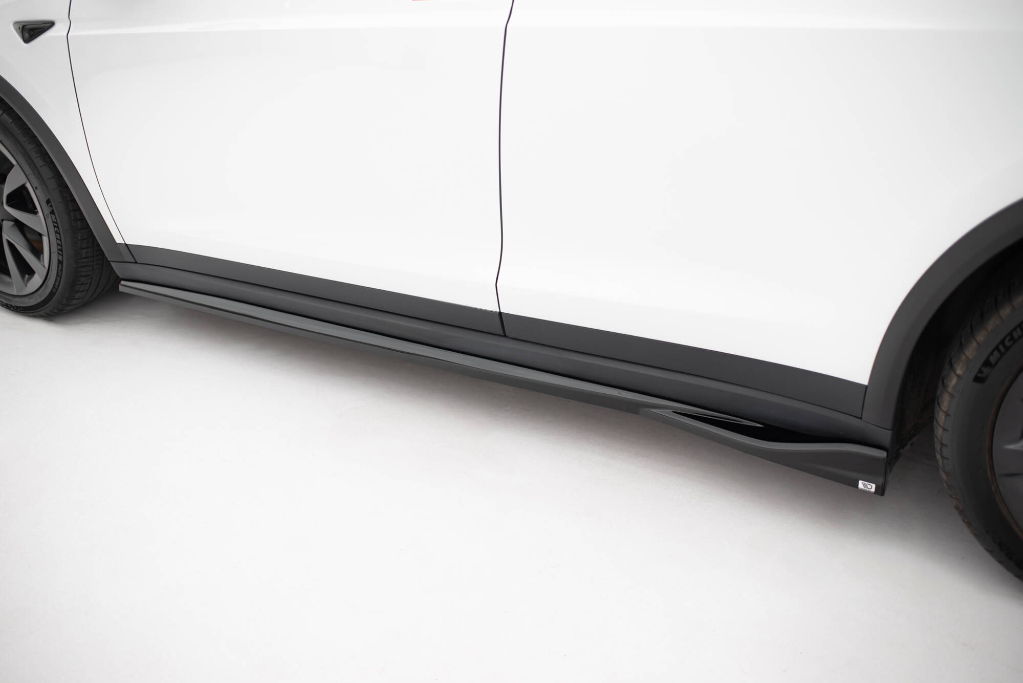 Seitenschweller Ansatz Paar V.2 passend für Tesla Model X Mk1 FL schwarz Hochglanz