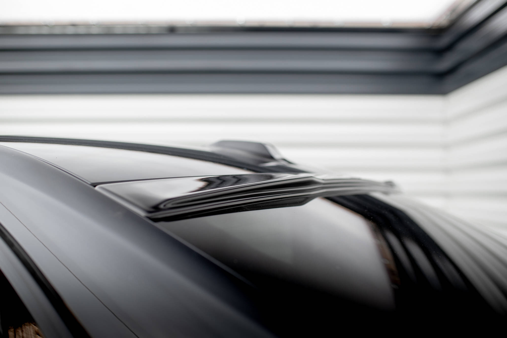 Heckscheiben Spoiler passend für BMW 7 G70 schwarz Hochglanz