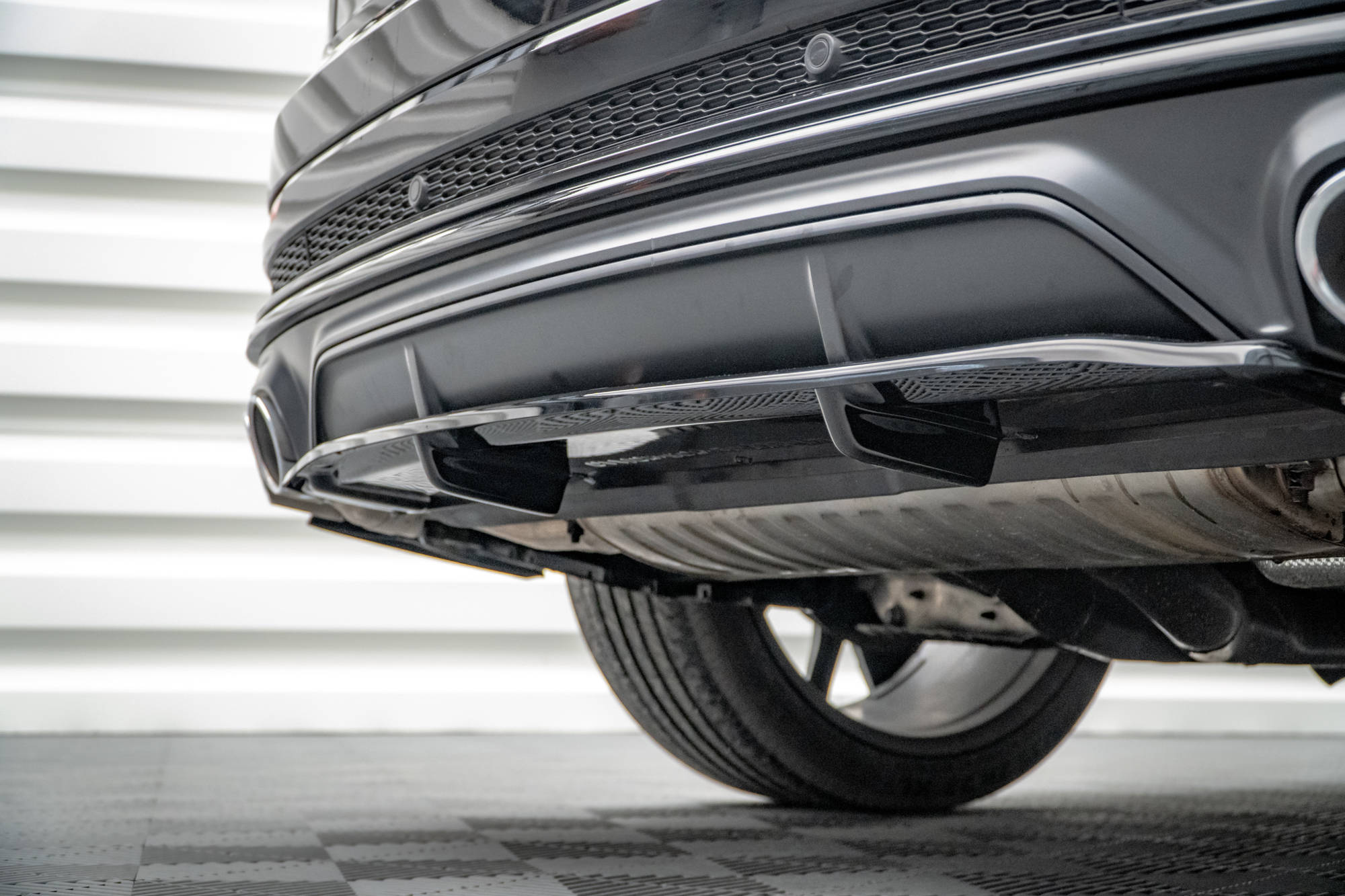 Street+ Mittlerer Diffusor RACE Heck Ansatz passend für Audi SQ8 Mk1 schwarz Hochglanz