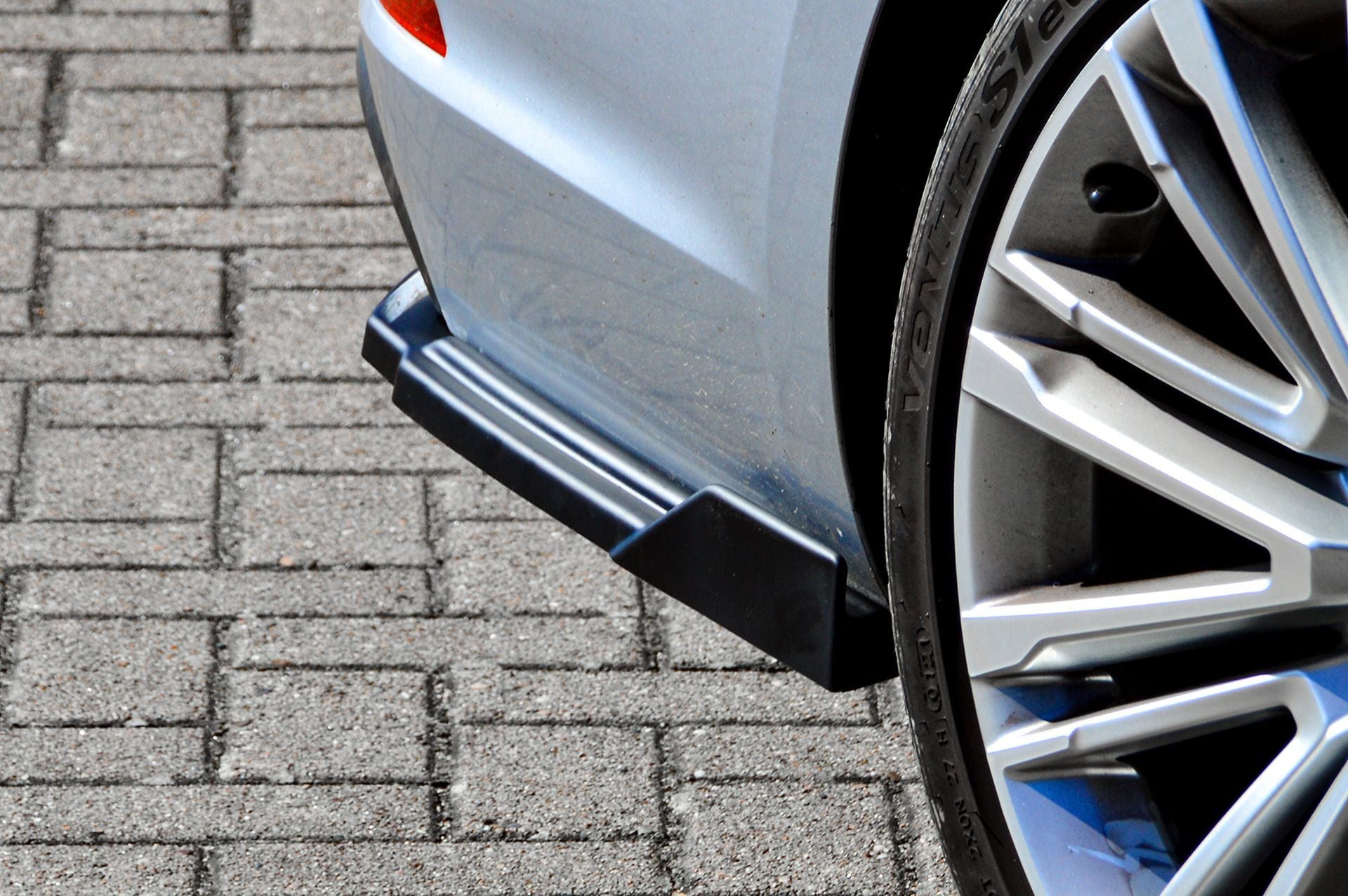 Heckansatz Seitenteile mit Wings für Audi A4 B9 Avant Bj. 06/2018-05/2019 Schwarz Matt