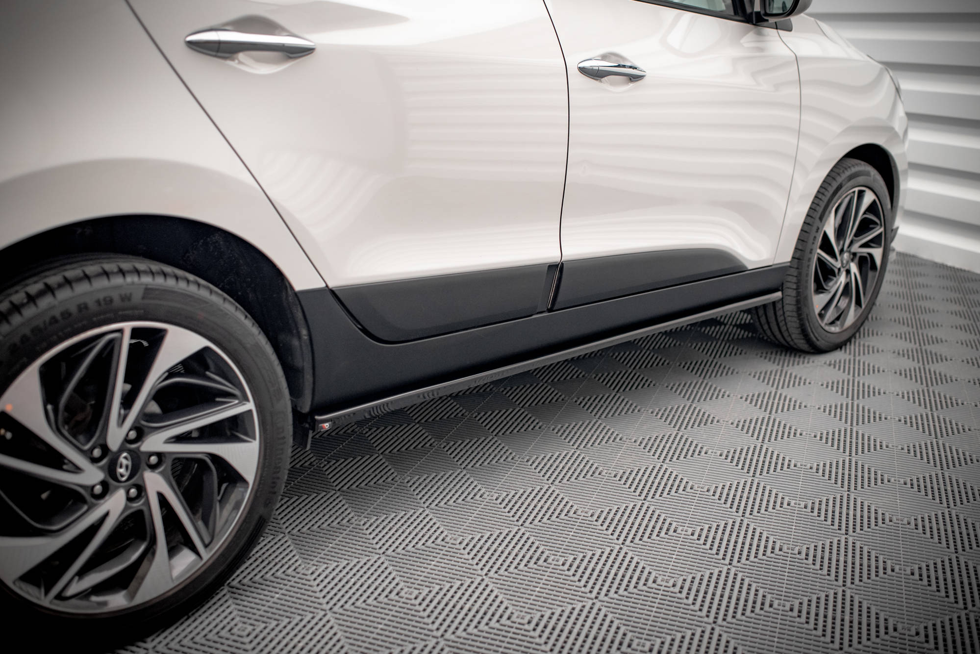 Street+ Seitenschweller Leisten passend für Hyundai ix35 Mk1 schwarz Hochglanz