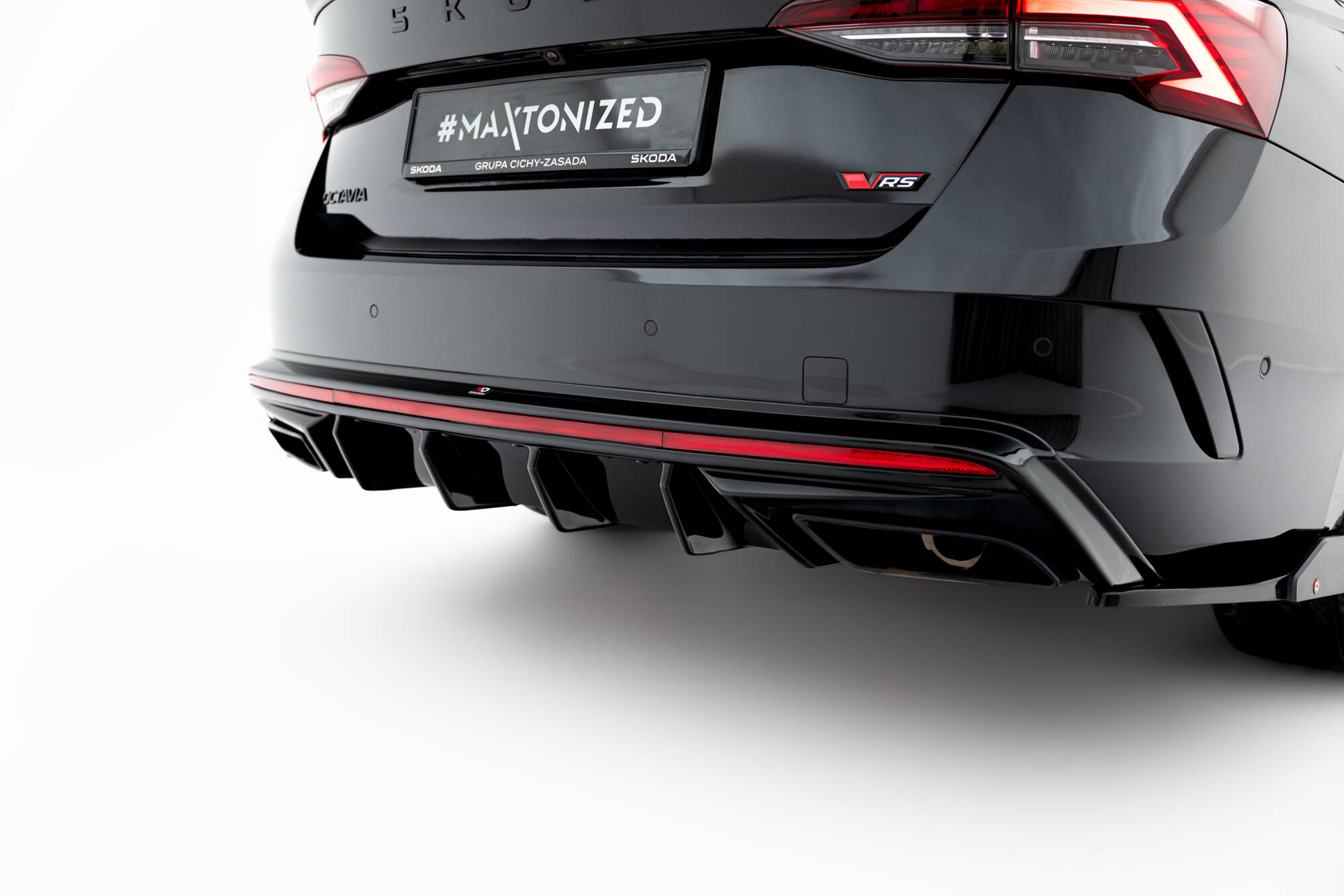 Street+ Heck Ansatz Diffusor passend für Skoda Octavia RS Liftback / Combi Mk4 FL schwarz Hochglanz