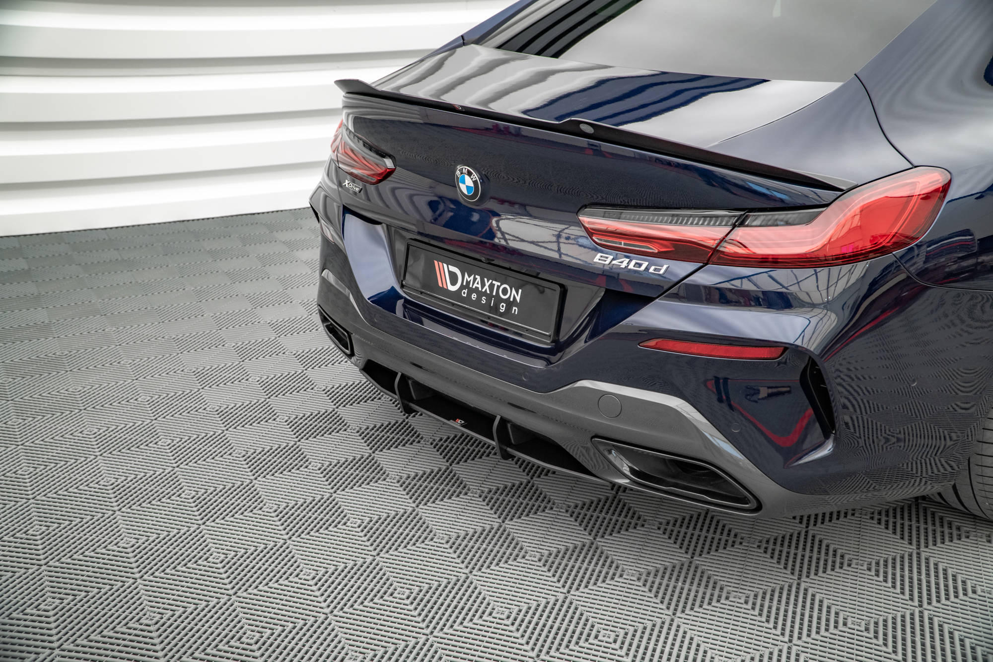 Street Pro Heckschürze Heck Ansatz Diffusor passend für BMW 8 Gran Coupe M-Paket G16 schwarz-rot