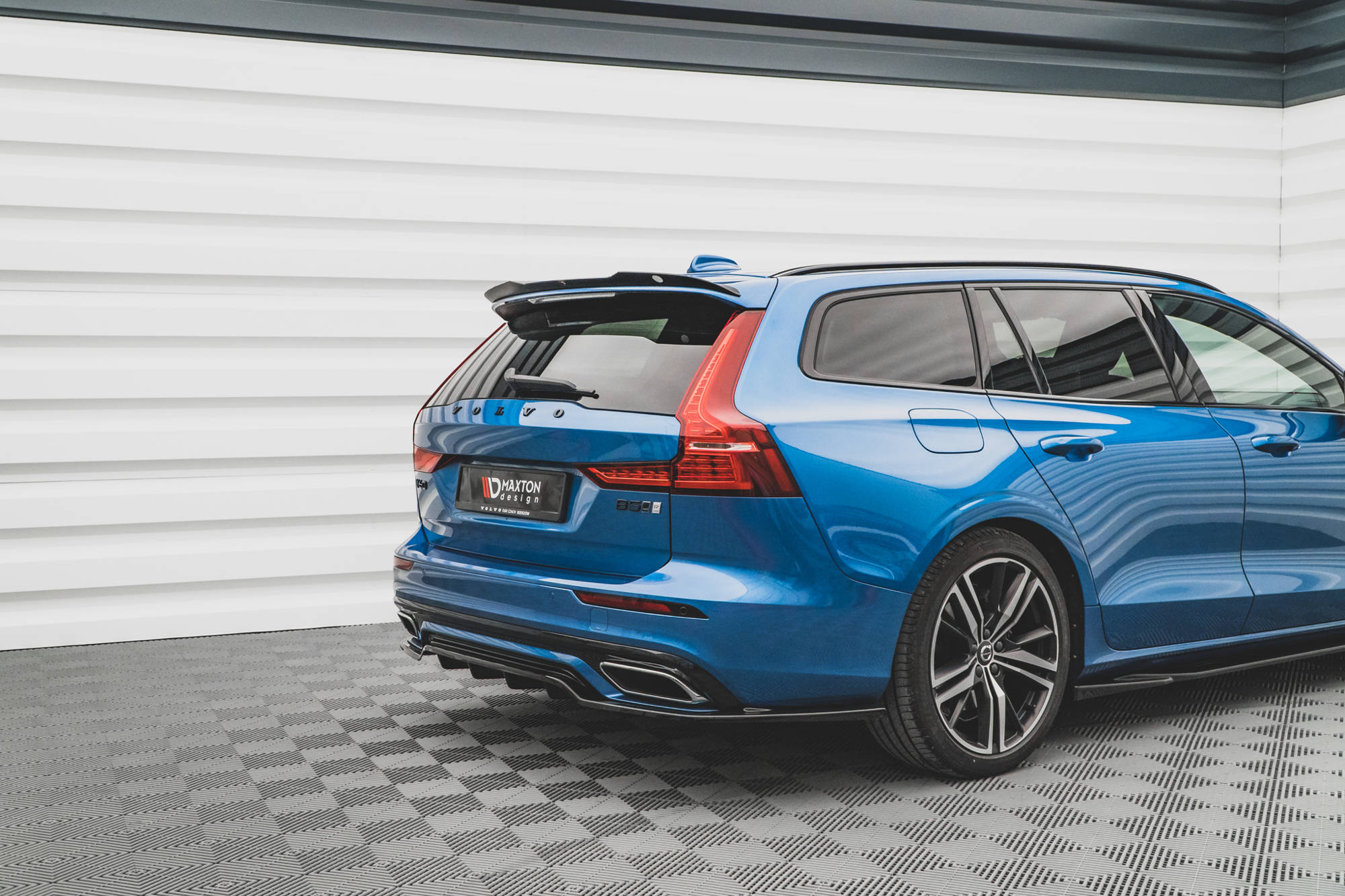Heck Spoiler Aufsatz Abrisskante passend für Volvo V60 R-Design Mk2 schwarz Hochglanz
