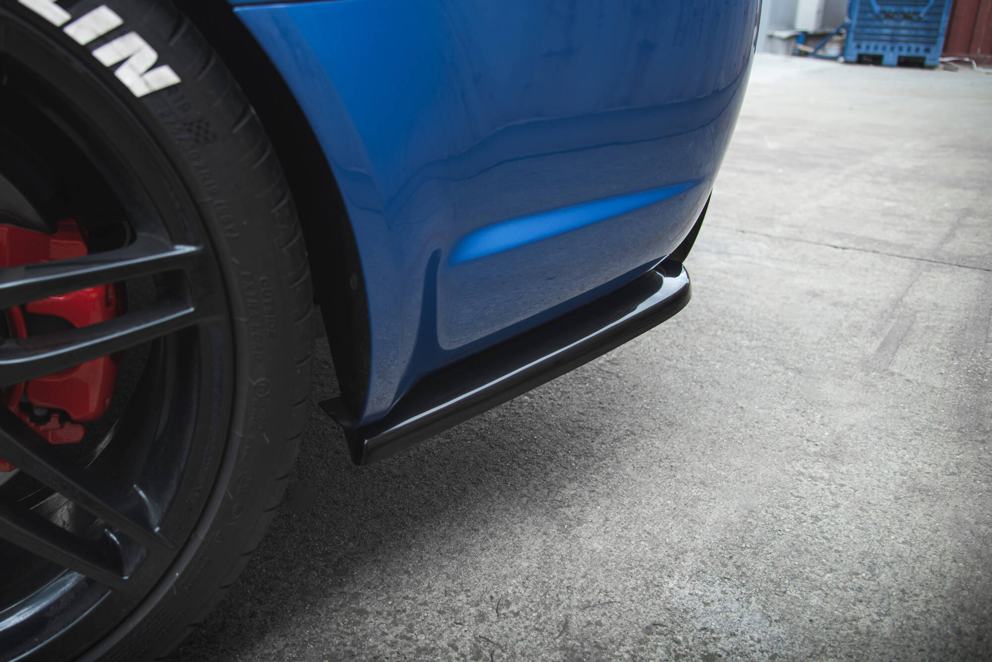Heck Ansatz Flaps Diffusor V.2 für Audi RS4 Limousine B7 schwarz Hochglanz