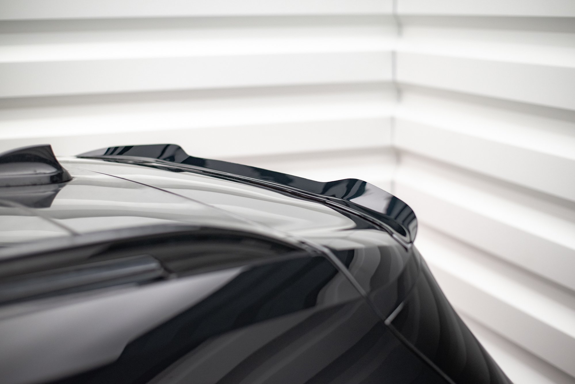Heck Spoiler Aufsatz Abrisskante passend für BMW X7 M-Paket G07 schwarz Hochglanz