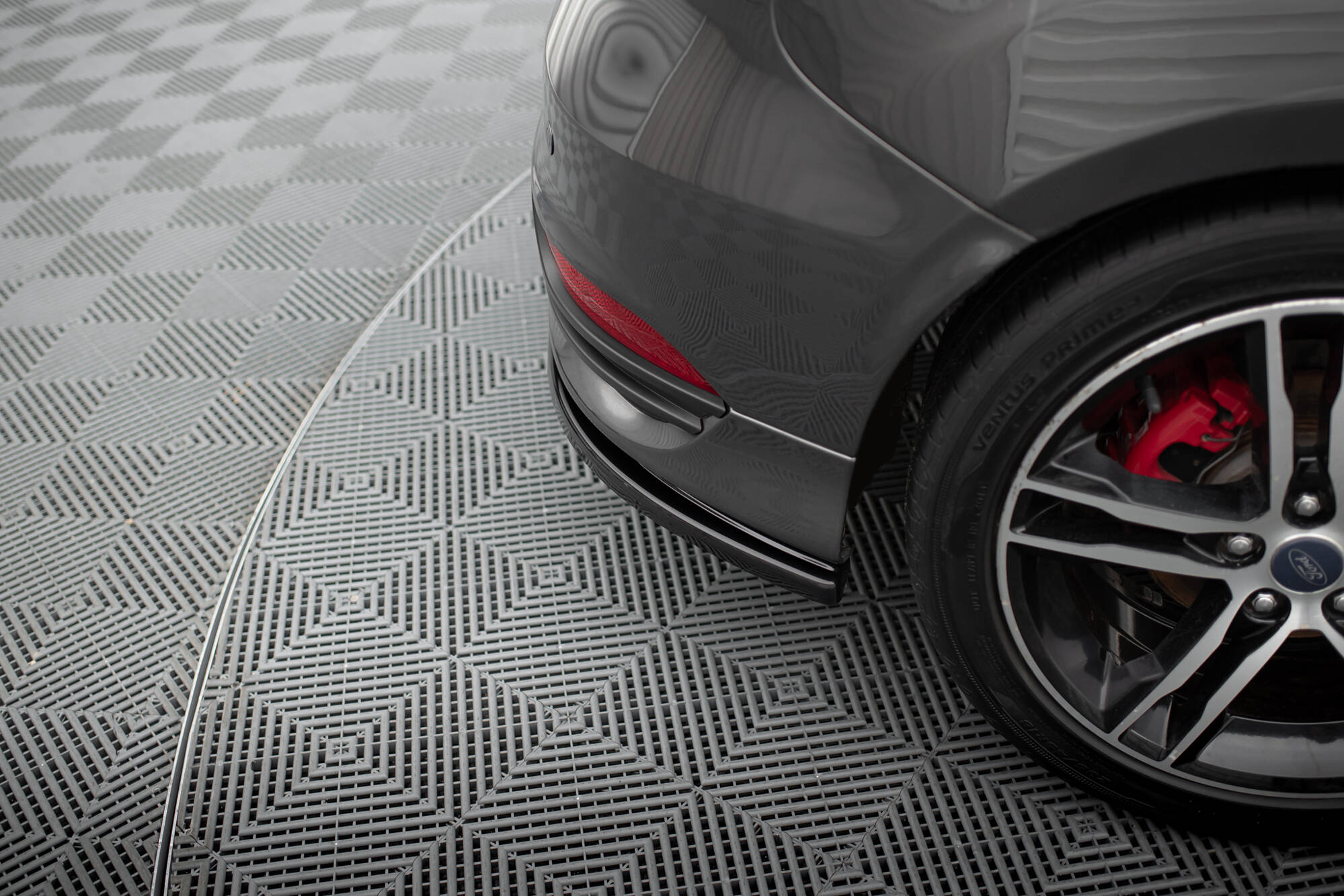 Heck Ansatz Flaps Diffusor für Ford Focus ST Mk3 FL schwarz Hochglanz