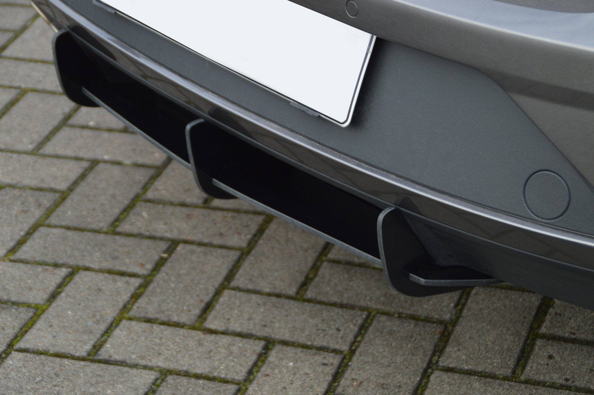 Gefräßter Diffusor Heckeinsatz Seat Leon 5F ST FR Facelift