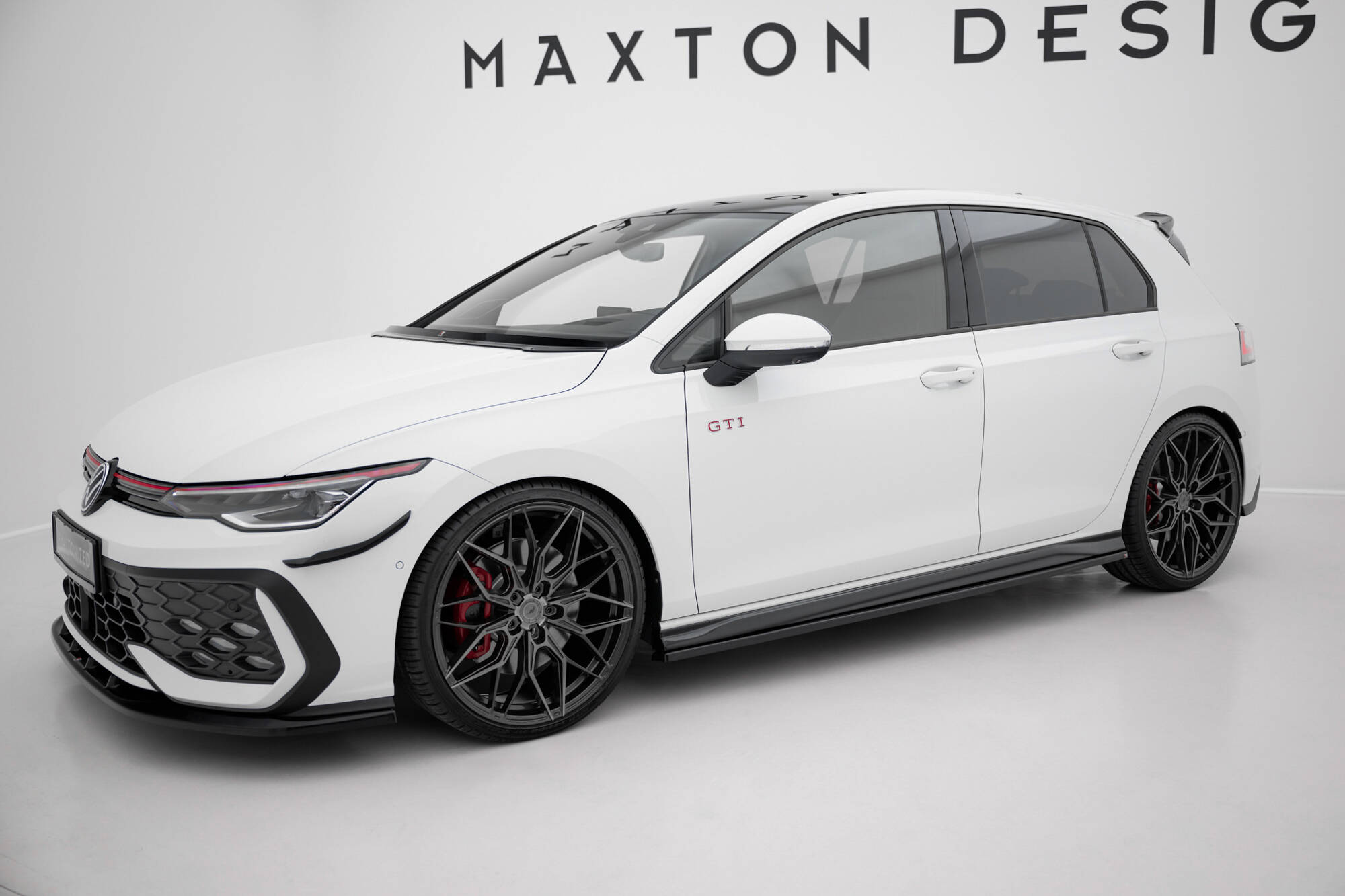 Street+ Seitenschweller Leisten passend für VW Golf GTI / GTE / GTI Clubsport / GTD / R-Line Mk8 schwarz Hochglanz