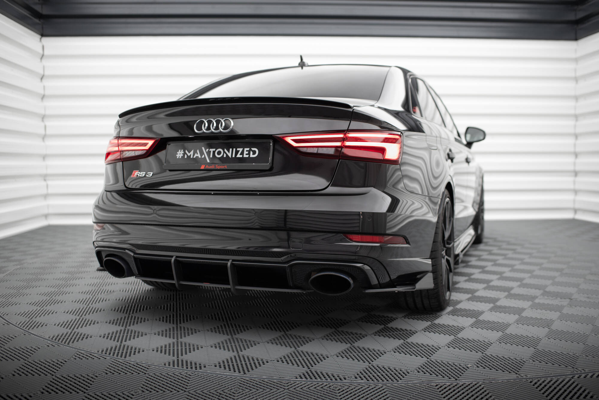 Street Pro Heck Ansatz Flaps passend für Audi RS3 Limousine 8V FL rot+ Hochglanz Flaps