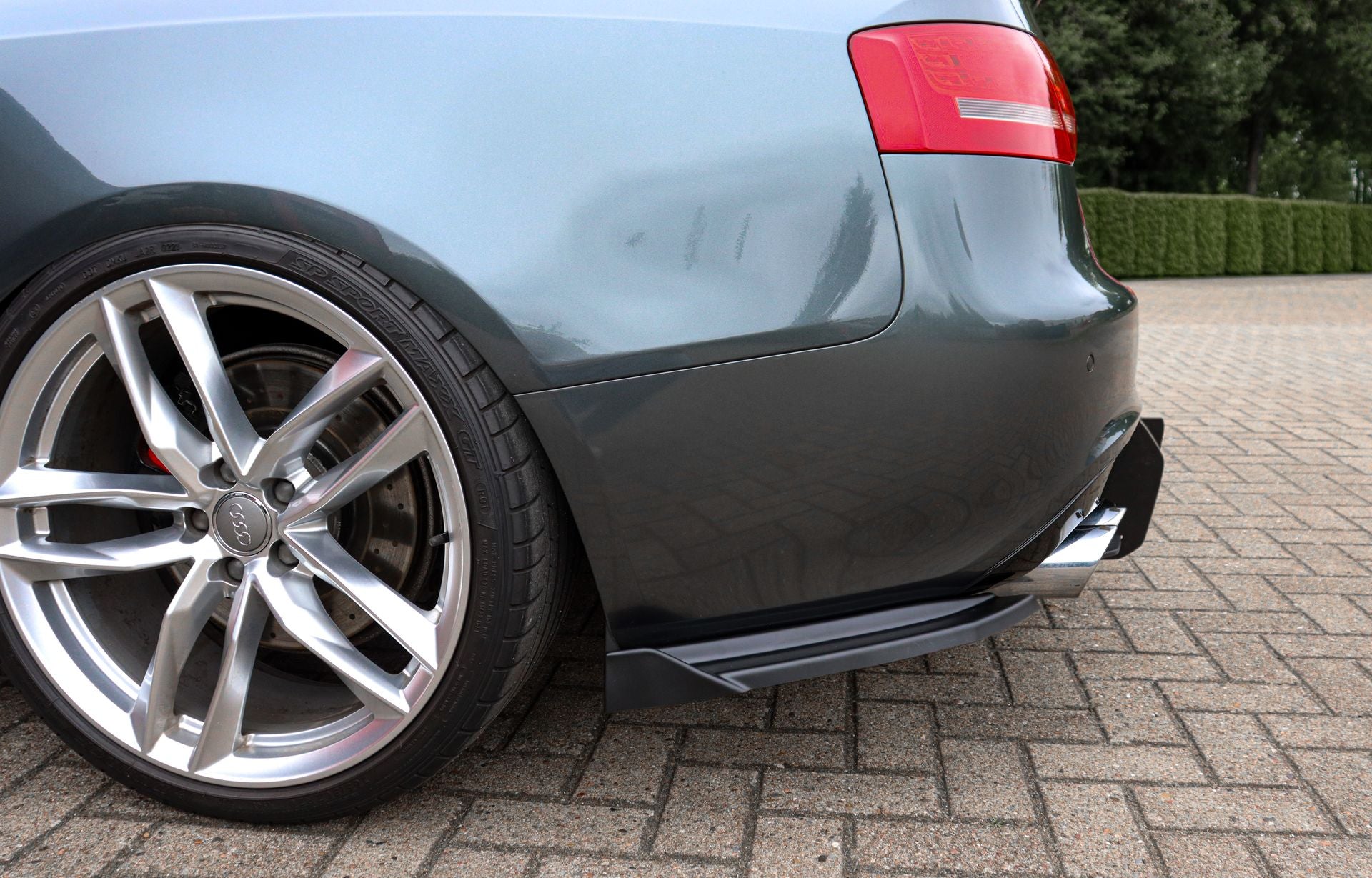 Heckansatz Seitenteile aus ABS mit Wings für Audi A5 B8 nur für Cabrio / Coupe Schwarz Glanz