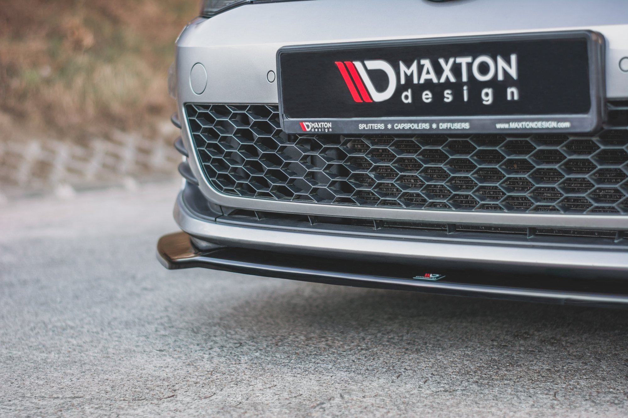 Front Ansatz V.2 für VW Golf GTI / GTD Mk7 schwarz Hochglanz