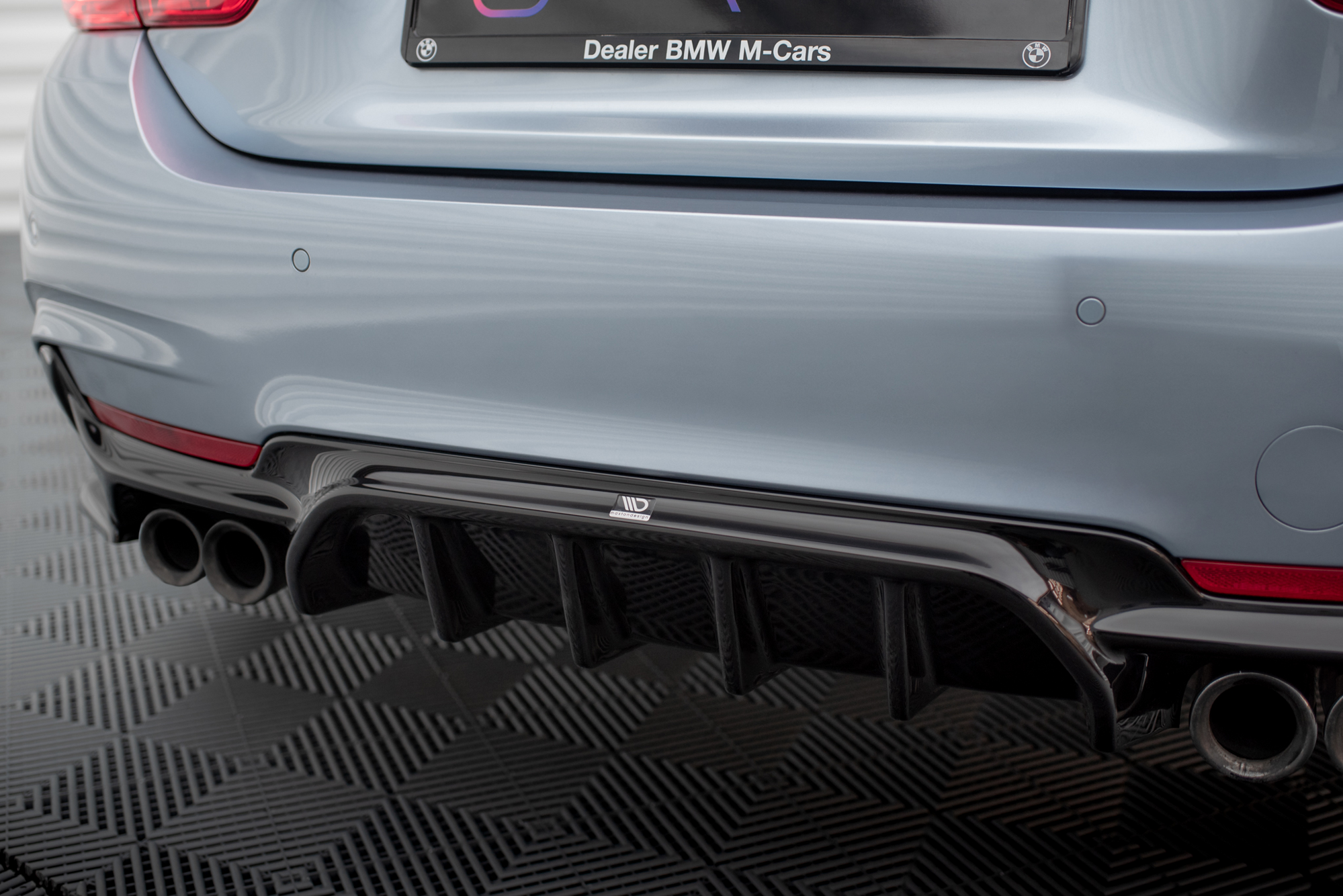 Street+ Heck Ansatz Diffusor passend für BMW 4er Coupe / Gran Coupe / Cabrio M-Paket F32 / F36 / F33 Doppelauspuff li. re. schwarz Hochglanz