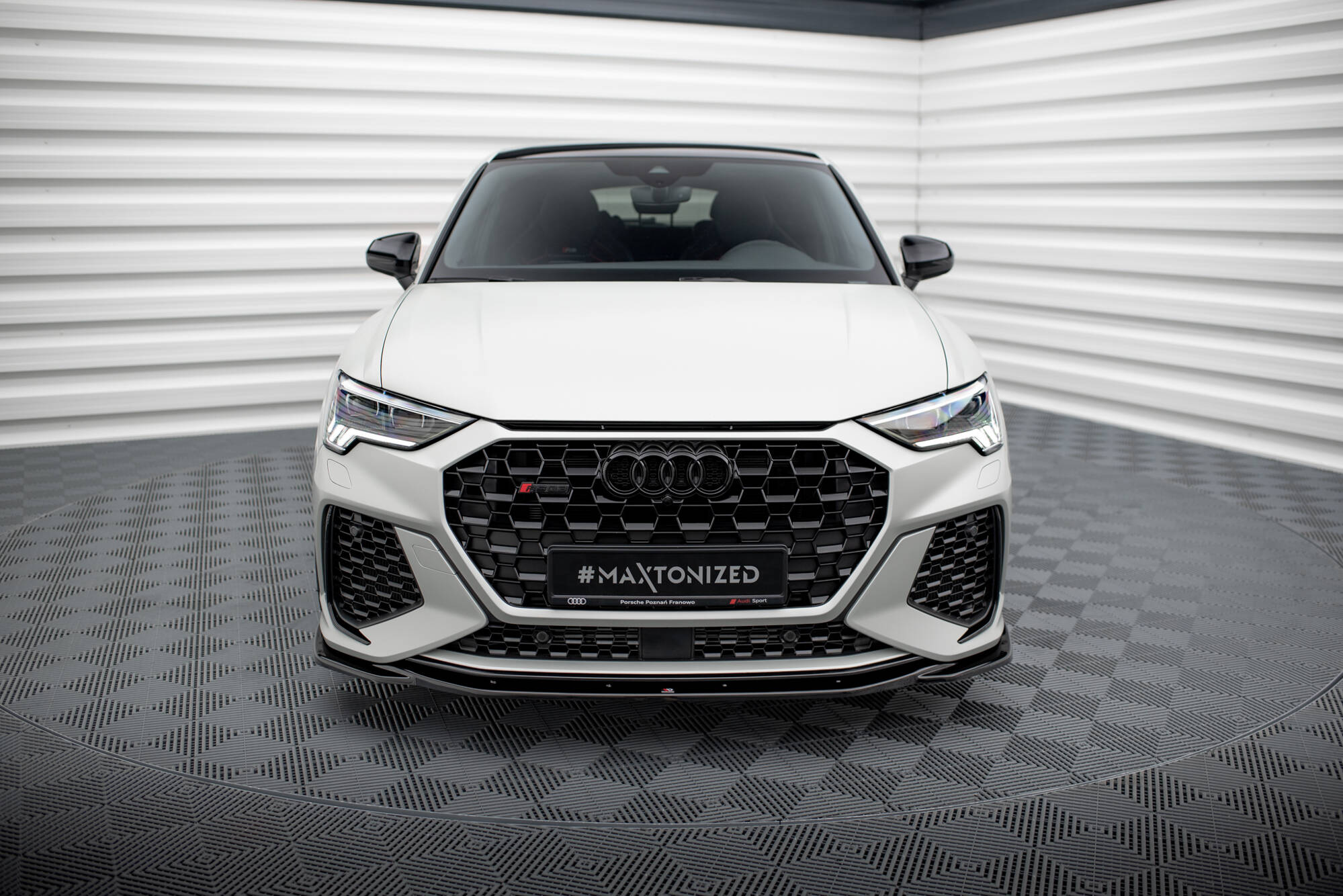 Front Ansatz V.2 für Audi RSQ3 Sportback / SUV F3 schwarz Hochglanz