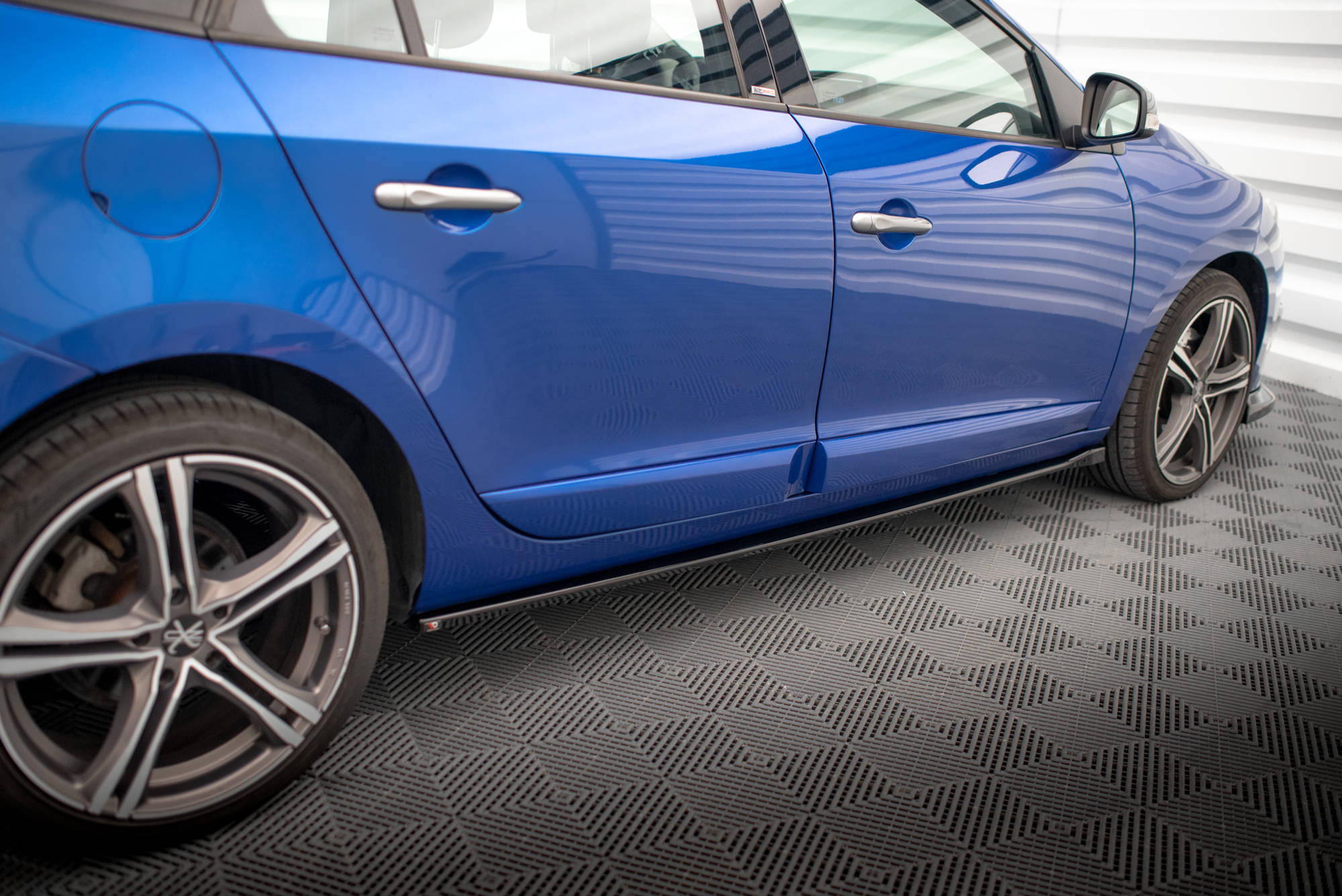 Street+ Seitenschweller Leisten passend für Renault Megane GT Line Grandtour Mk3 FL schwarz Hochglanz
