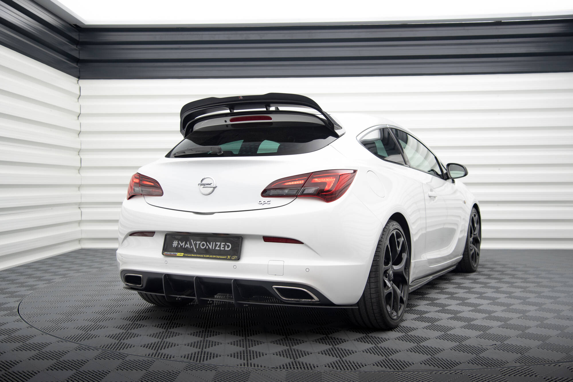 Spoiler CAP für OPEL ASTRA J OPC / VXR schwarz Hochglanz