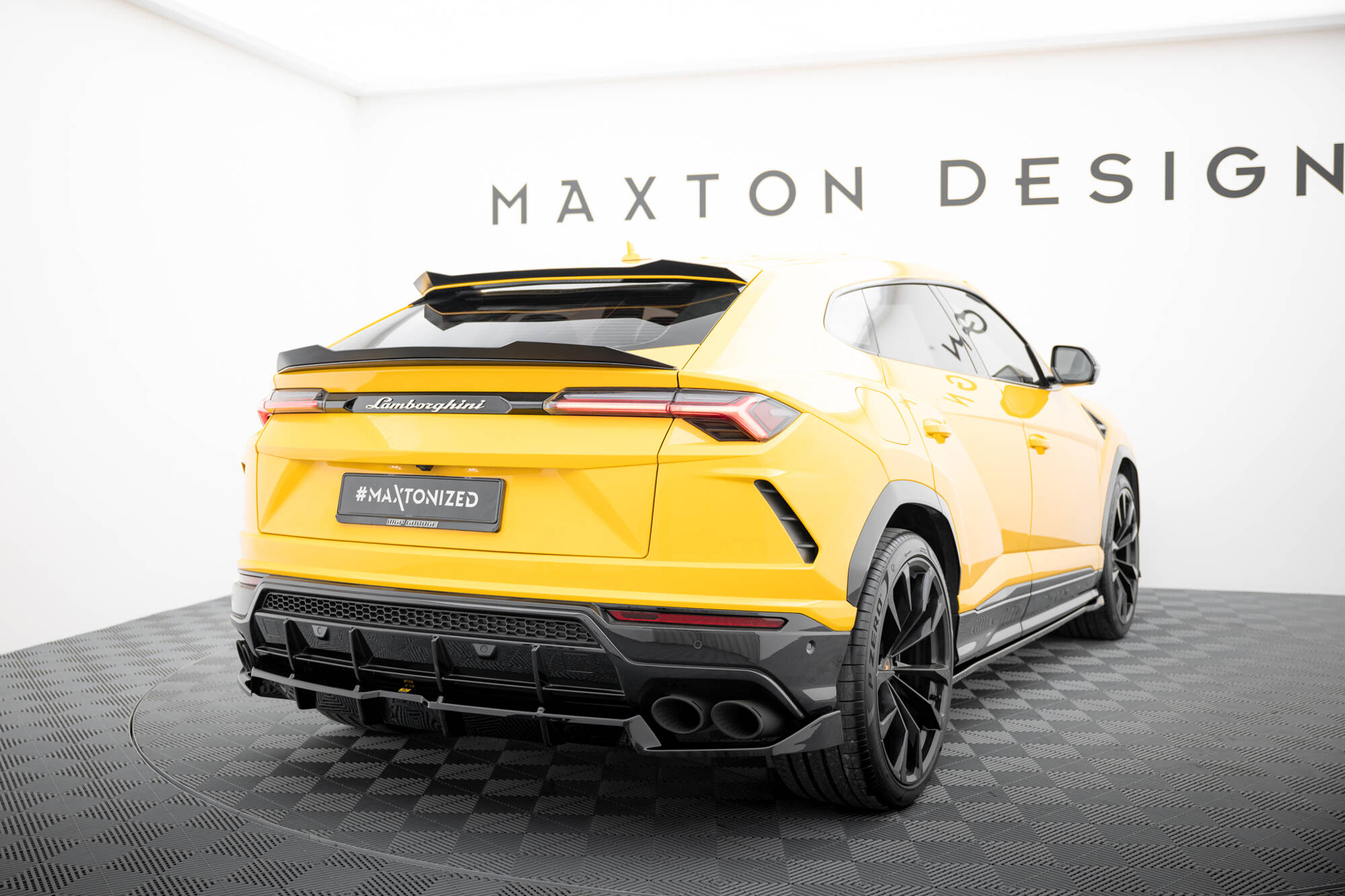 Heckspoiler Lippe unten passend für Lamborghini Urus Mk1 schwarz Hochglanz