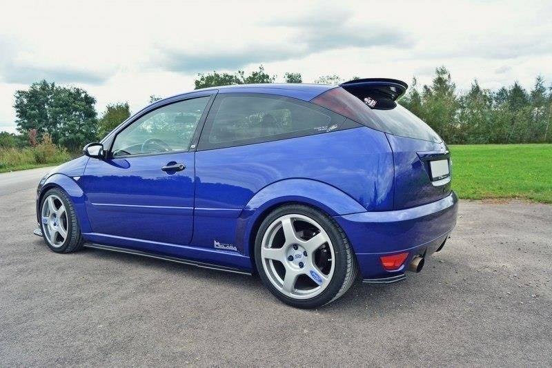 Street+ Seitenschweller Leisten passend für Ford Focus RS Mk1 schwarz Hochglanz