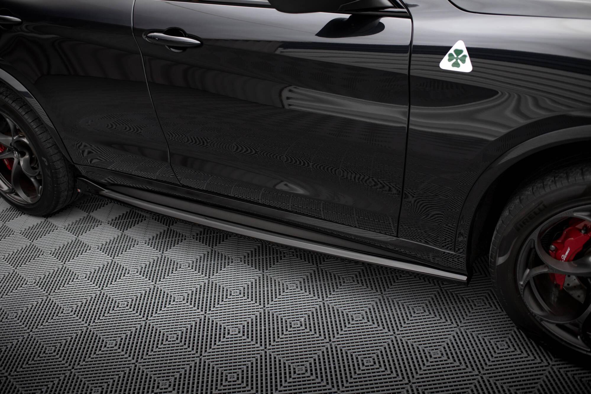 Street+ Seitenschweller Leisten passend für Alfa Romeo Stelvio Quadrifoglio Mk1 schwarz Hochglanz