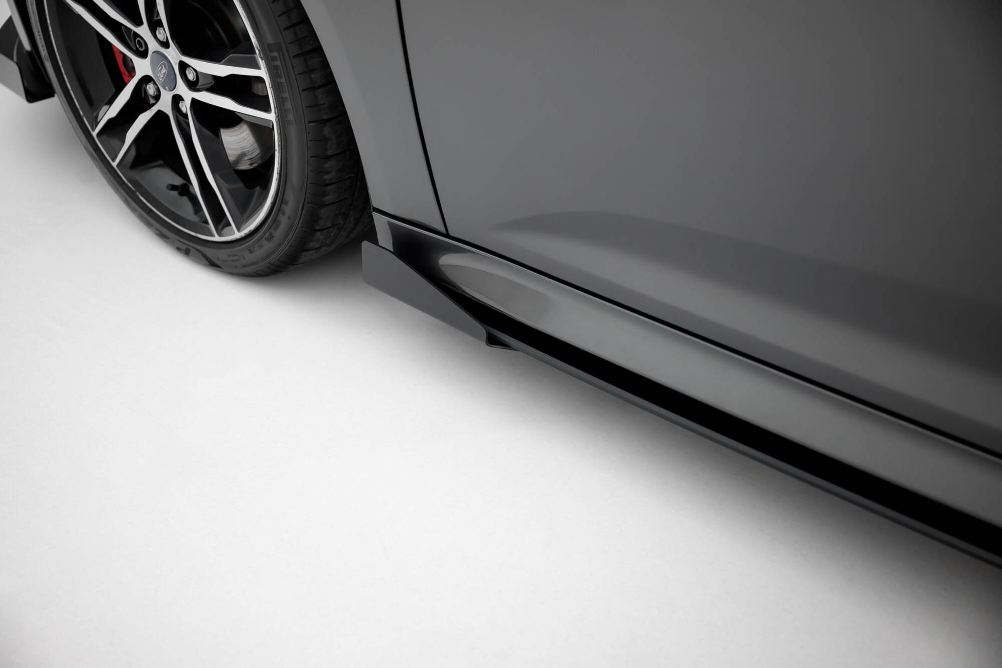 Street Pro Seitenschweller Leisten + Flaps passend für Ford Focus ST Mk3 FL schwarz Hochglanz