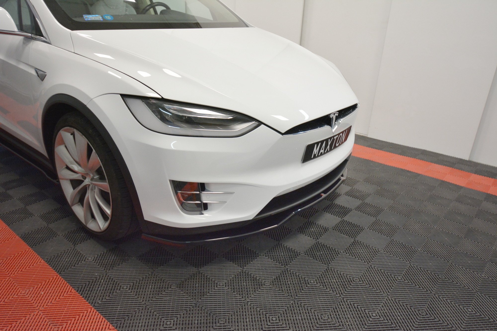 Frontlippe V.2 passend für Tesla MODEL X schwarz Hochglanz