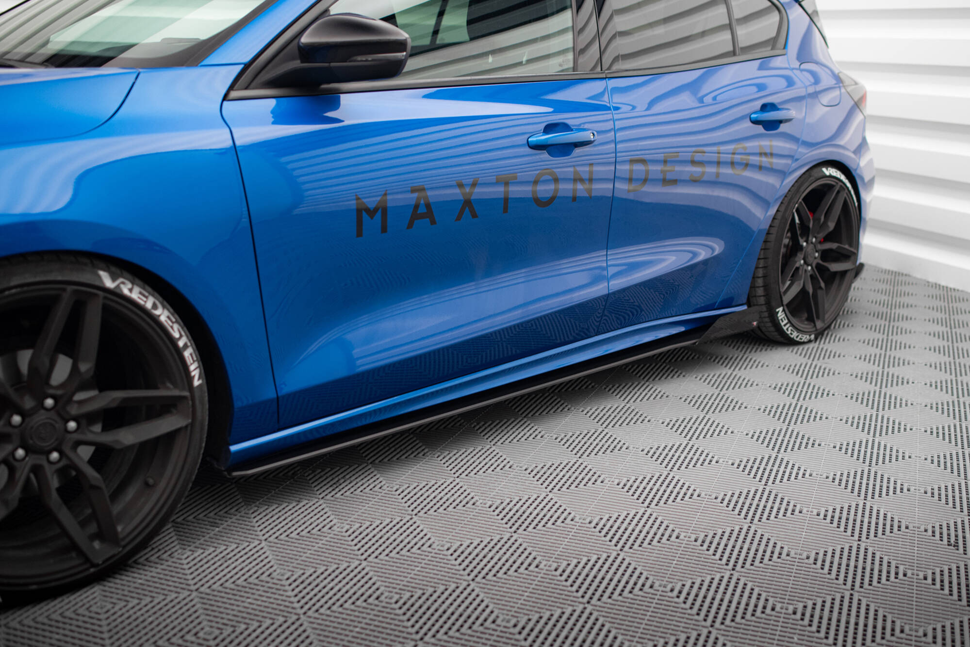 Seitenschweller Flaps für Ford Focus ST / ST-Line Mk4 schwarz Hochglanz
