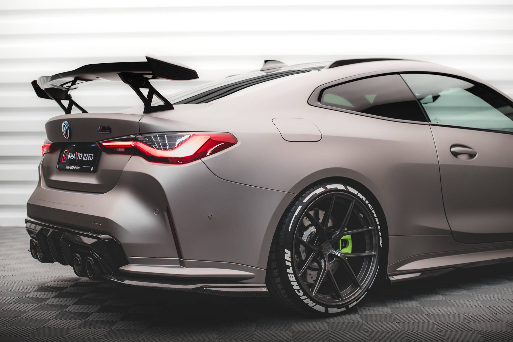 Carbon Fiber Heck Ansatz Flaps passend für BMW M4 G82 / G82 FL