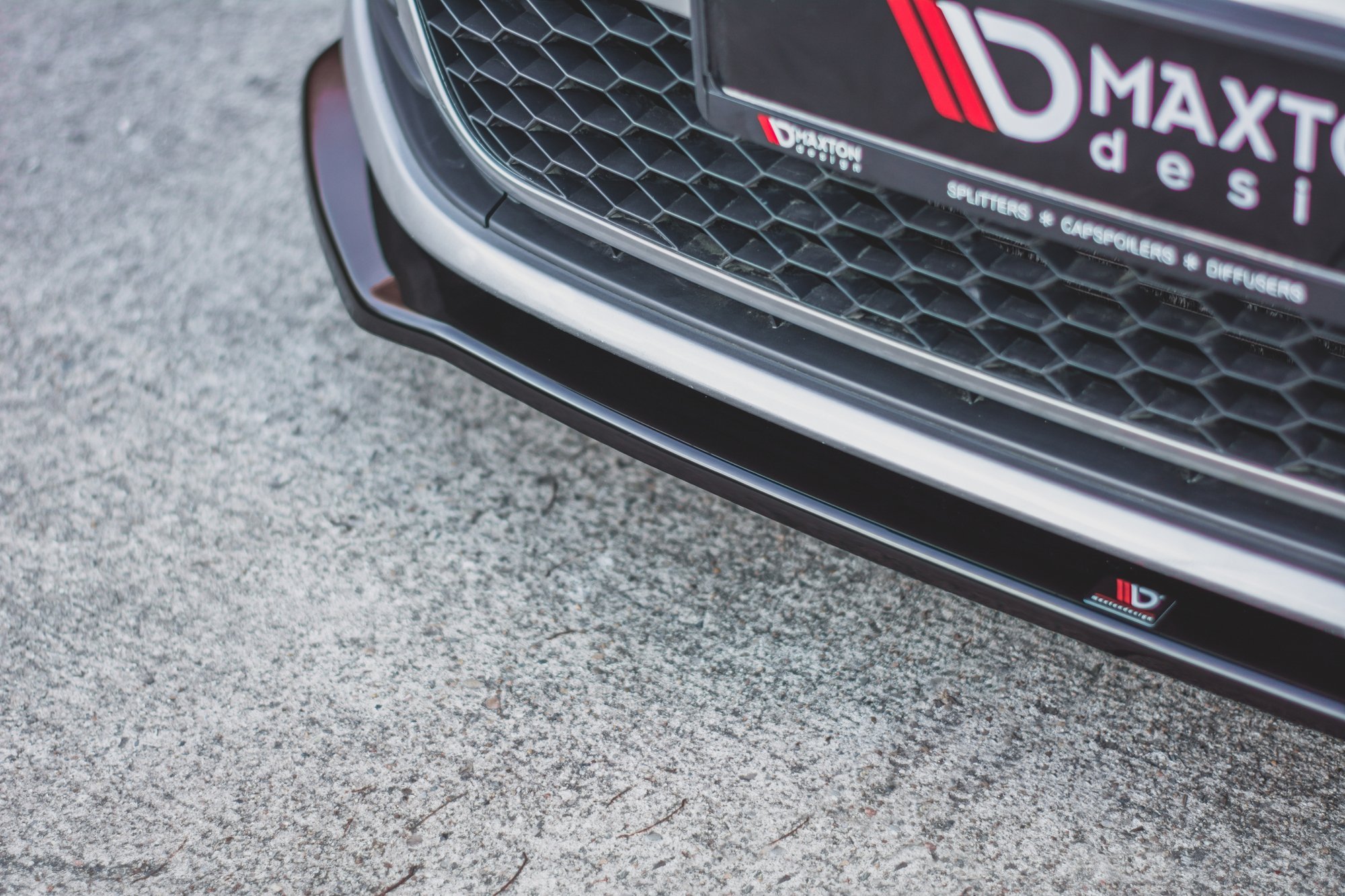 Front Ansatz V.2 für VW Golf GTI / GTD Mk7 schwarz Hochglanz