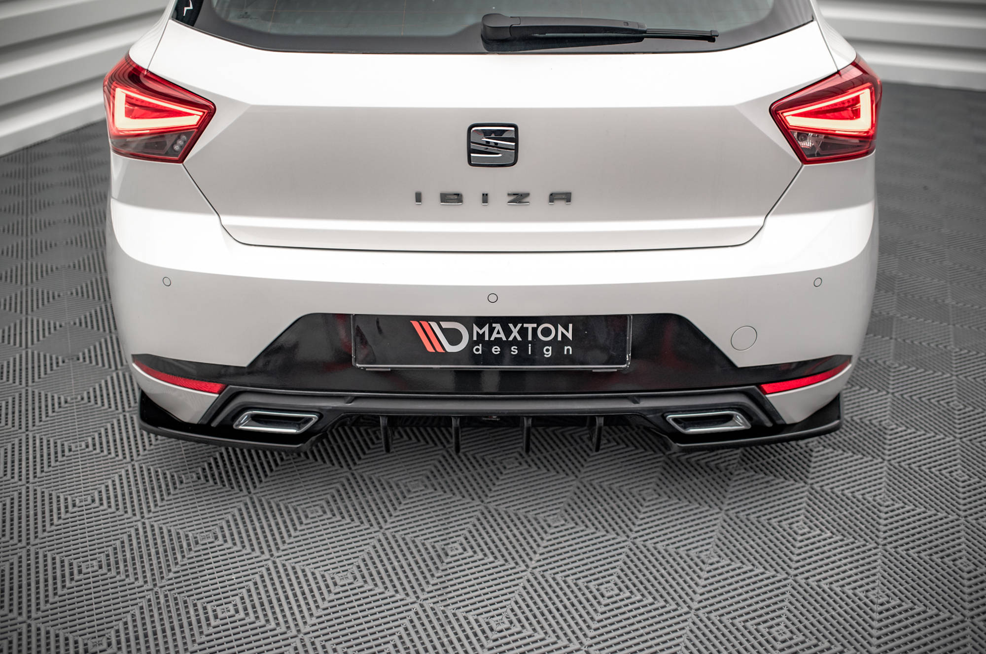 Street+ Heck Ansatz Flaps passend für Seat Ibiza FR/ Standard Mk5 schwarz Hochglanz