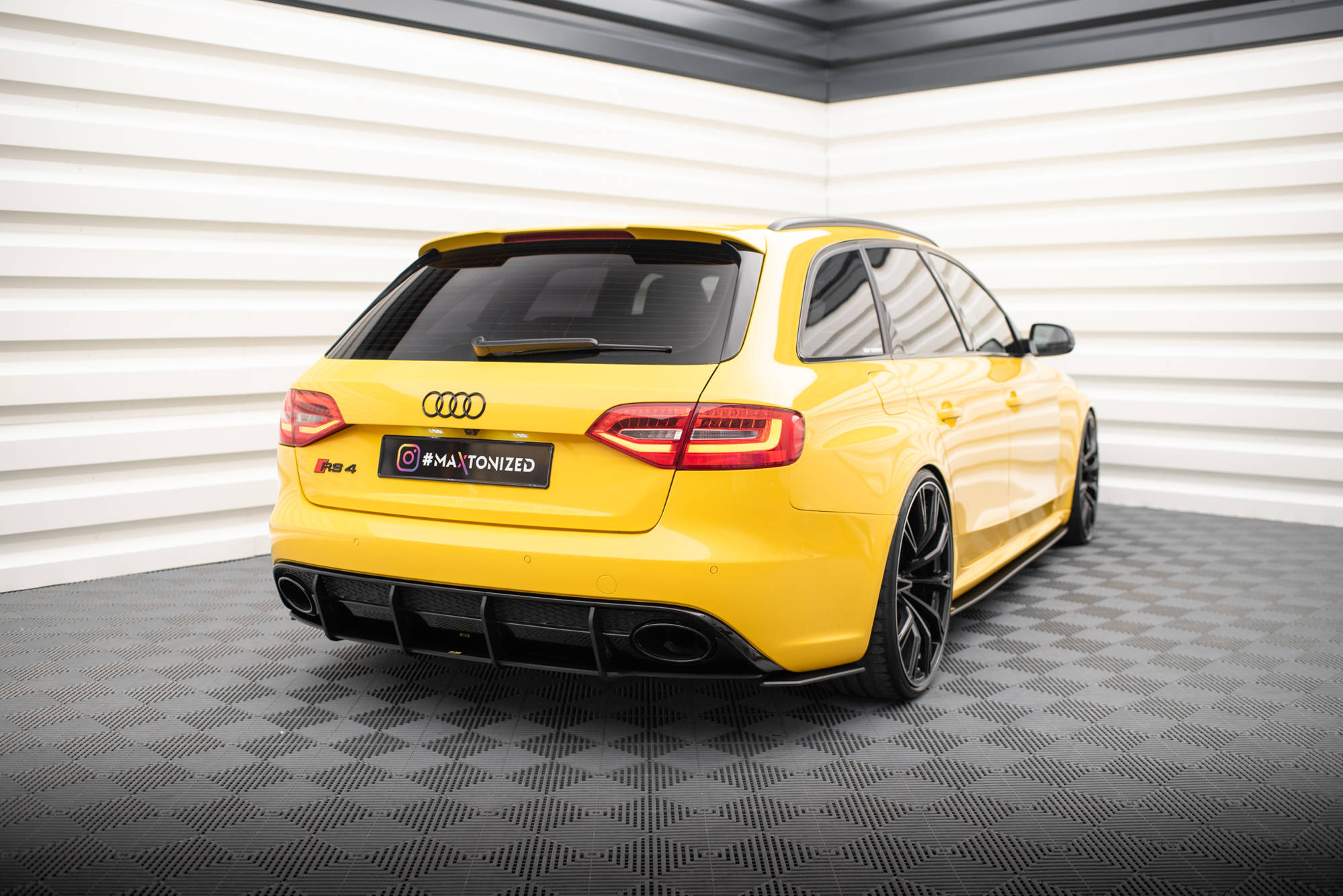 Street Pro Heckschürze Heck Ansatz Diffusor passend für Audi RS4 B8 rot