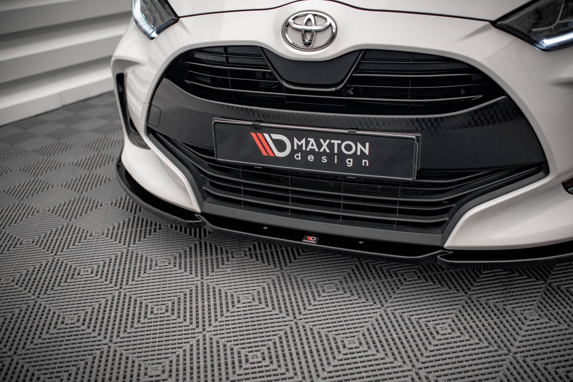 Street+ Spoilerlippe Front Ansatz V.1 + Flaps passend für Toyota Yaris Mk4