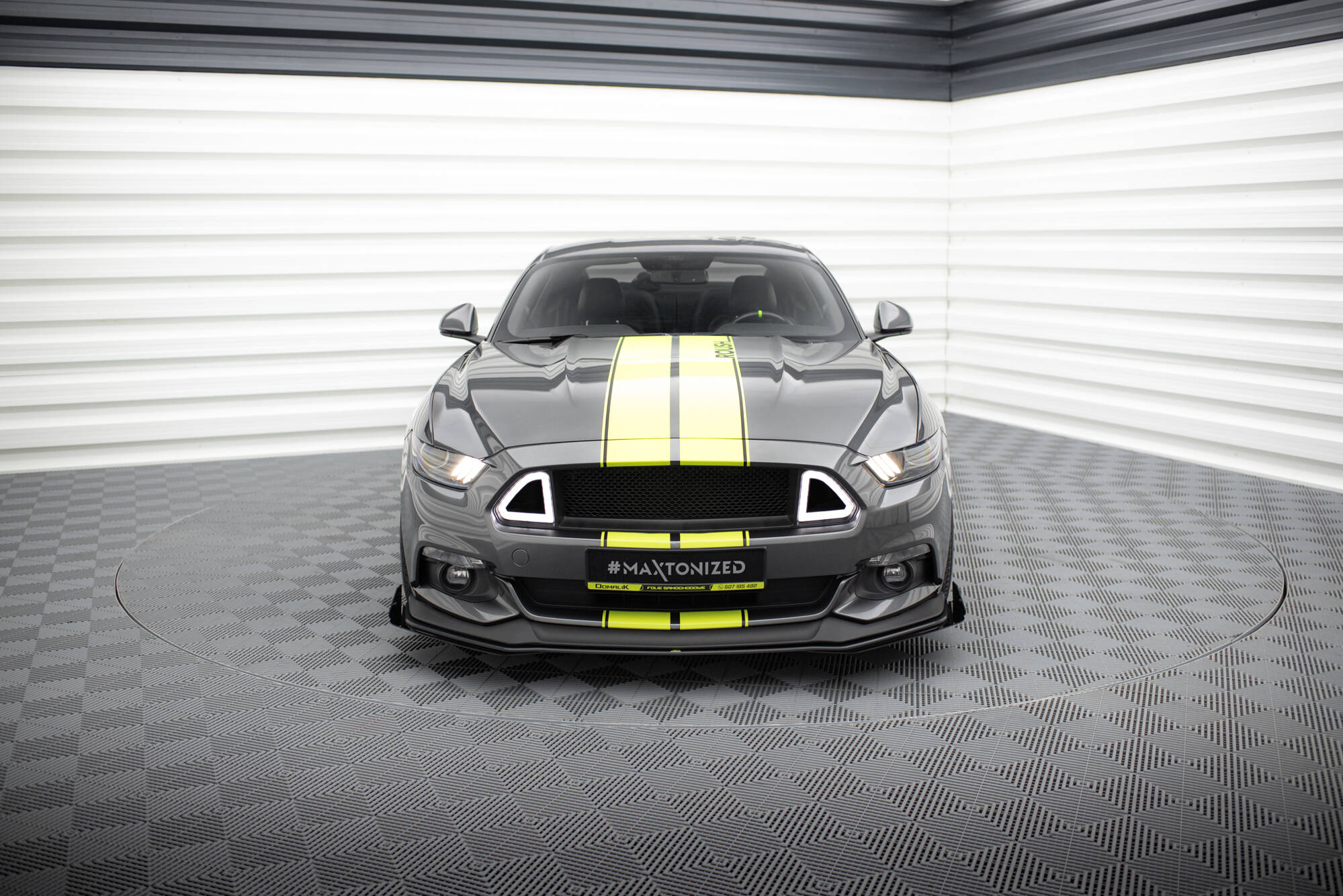Street Pro Spoilerlippe Front Ansatz + Flaps passend für Ford Mustang GT Mk6 schwarz Hochglanz