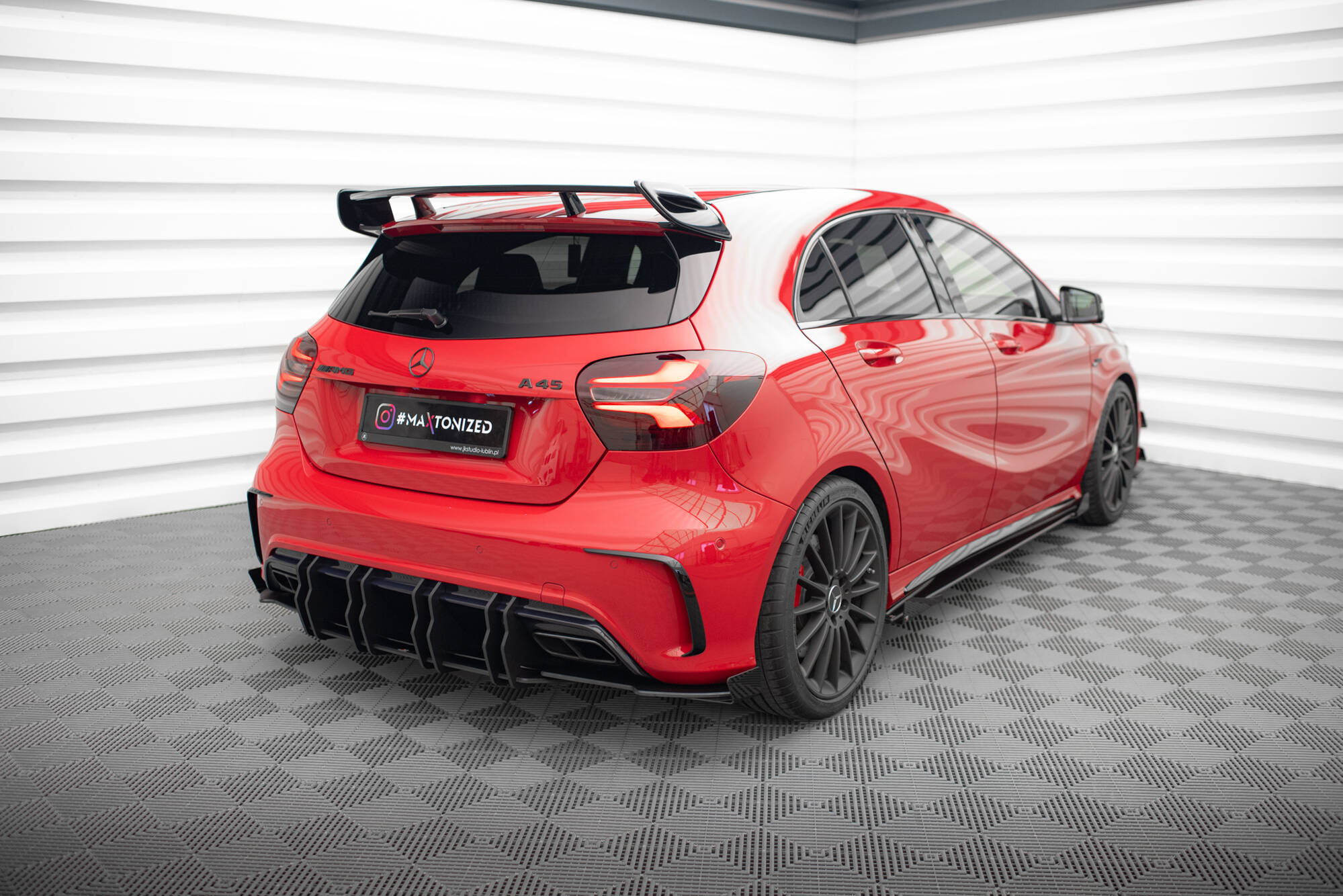Street Pro Heckschürze Heck Ansatz Diffusor passend für Mercedes A 45 AMG W176 FL rot